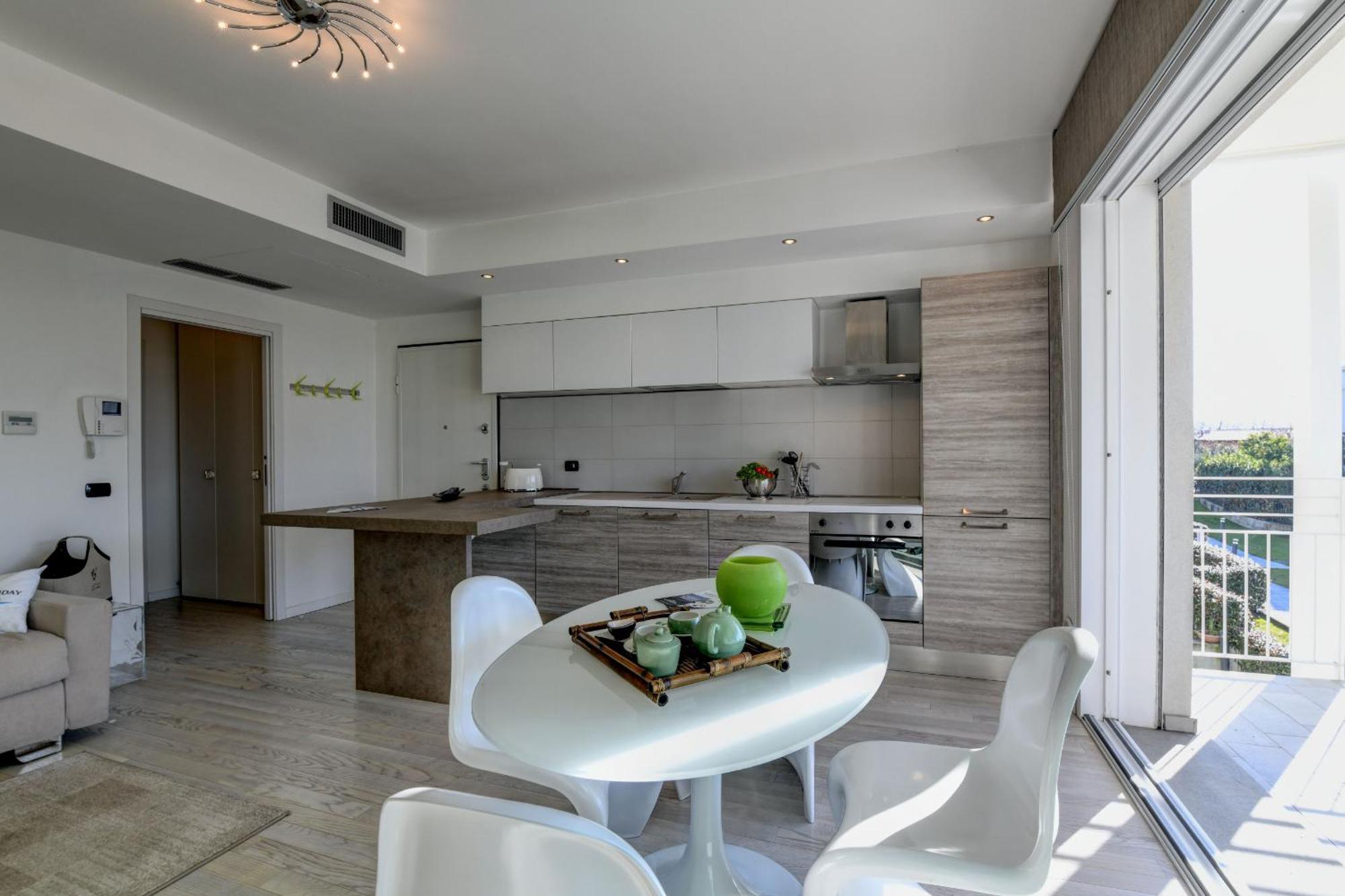 Apartment Mgh La Castellana Lake View B4 *