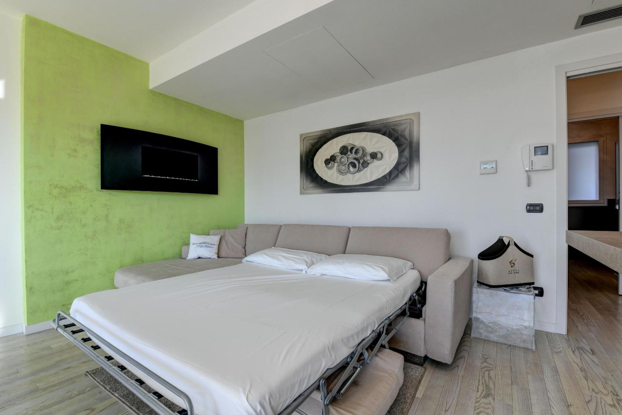 Apartment Mgh La Castellana Lake View B4