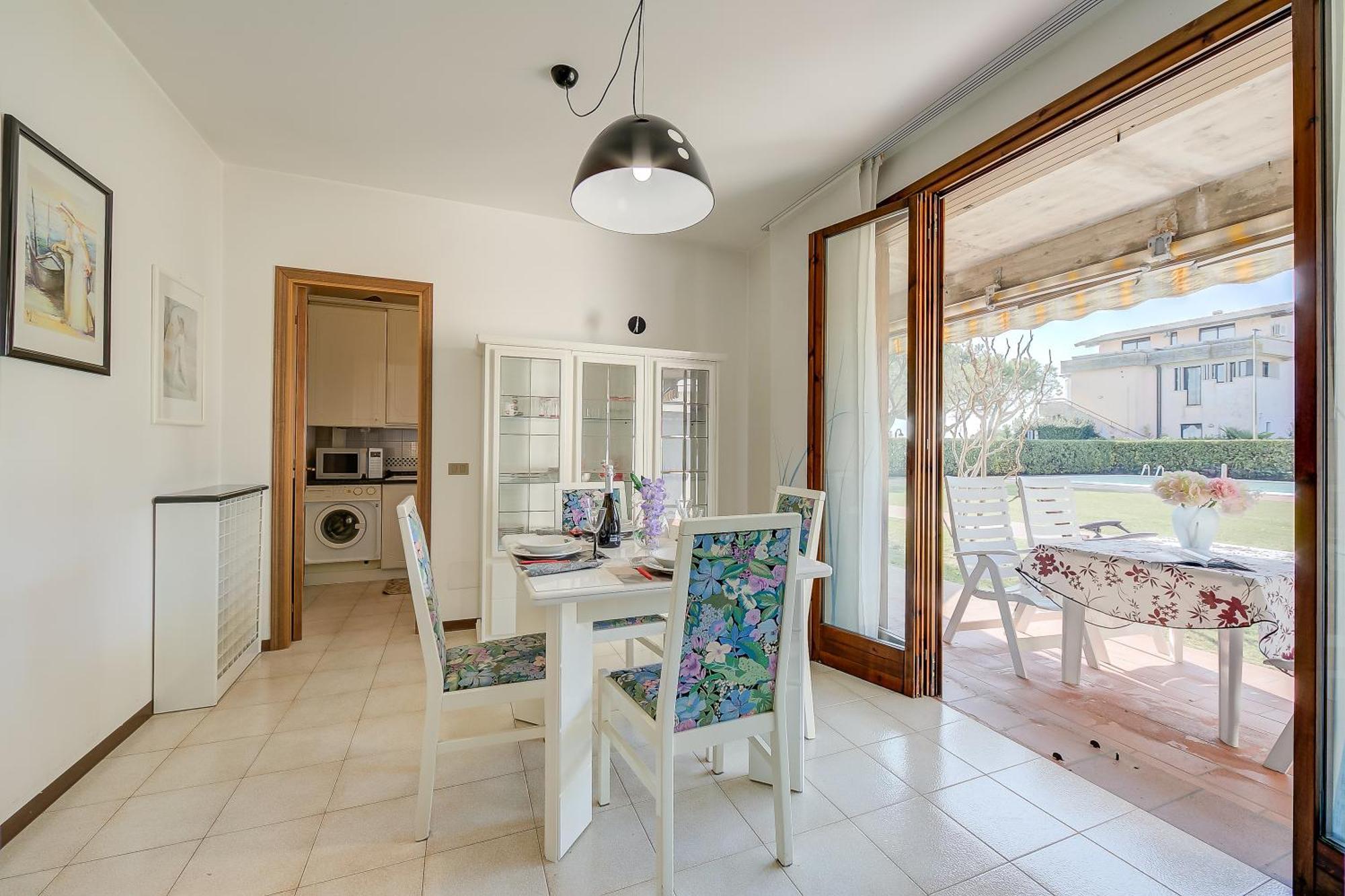 Lella Front Beach Garda Lake - Happy Apartment *