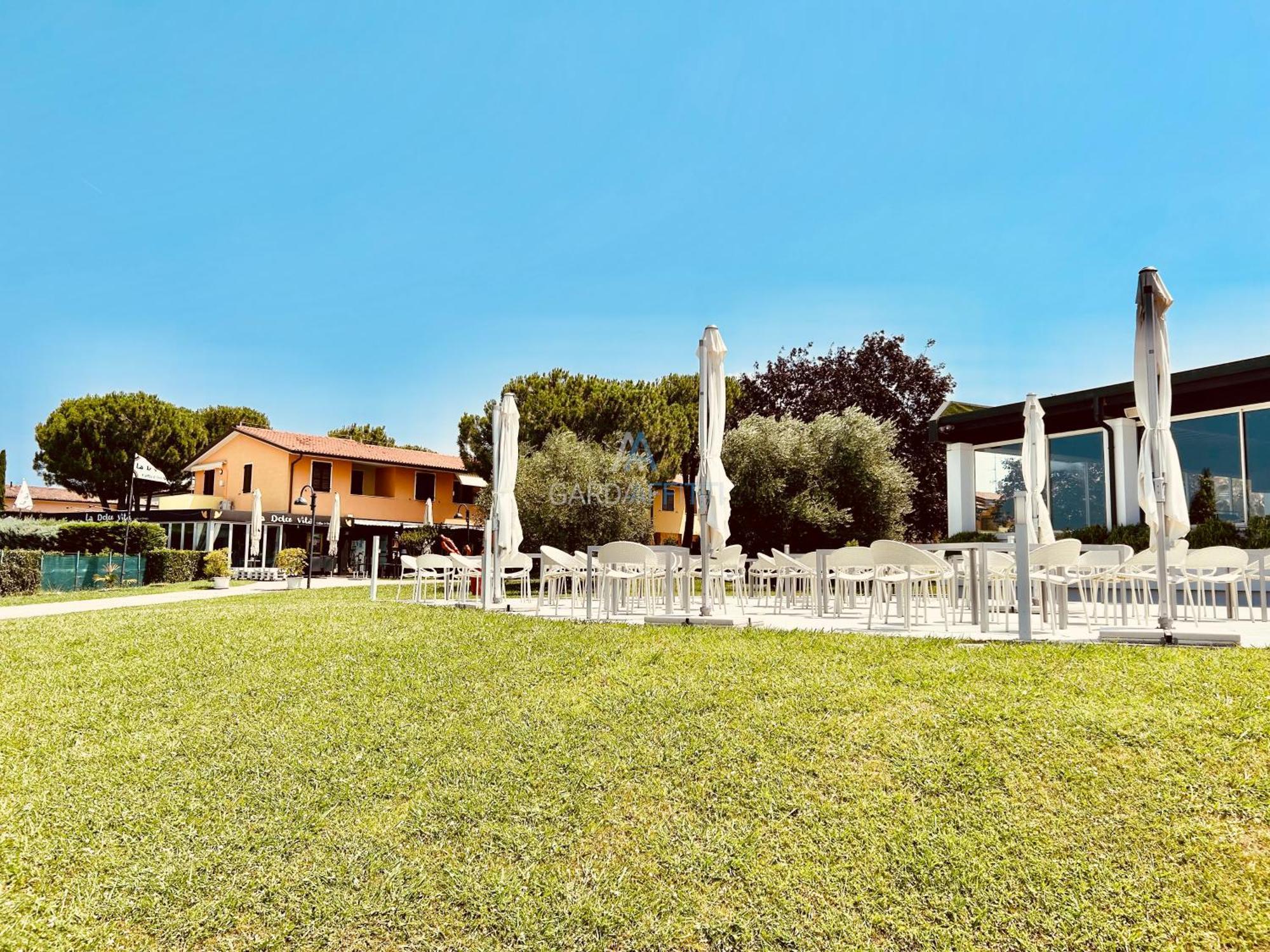 Mercury - Vista Con Piscina Sirmione