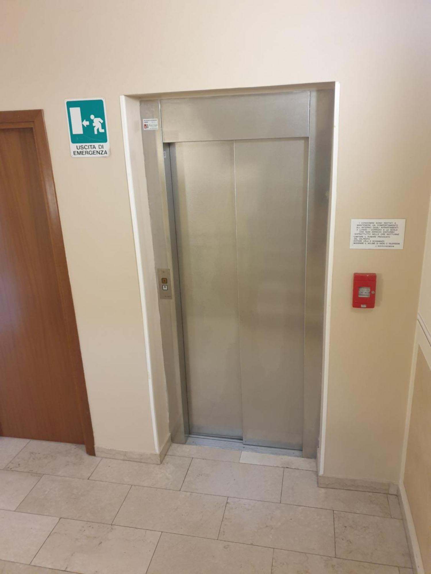 House -appartamento Lugana Di *