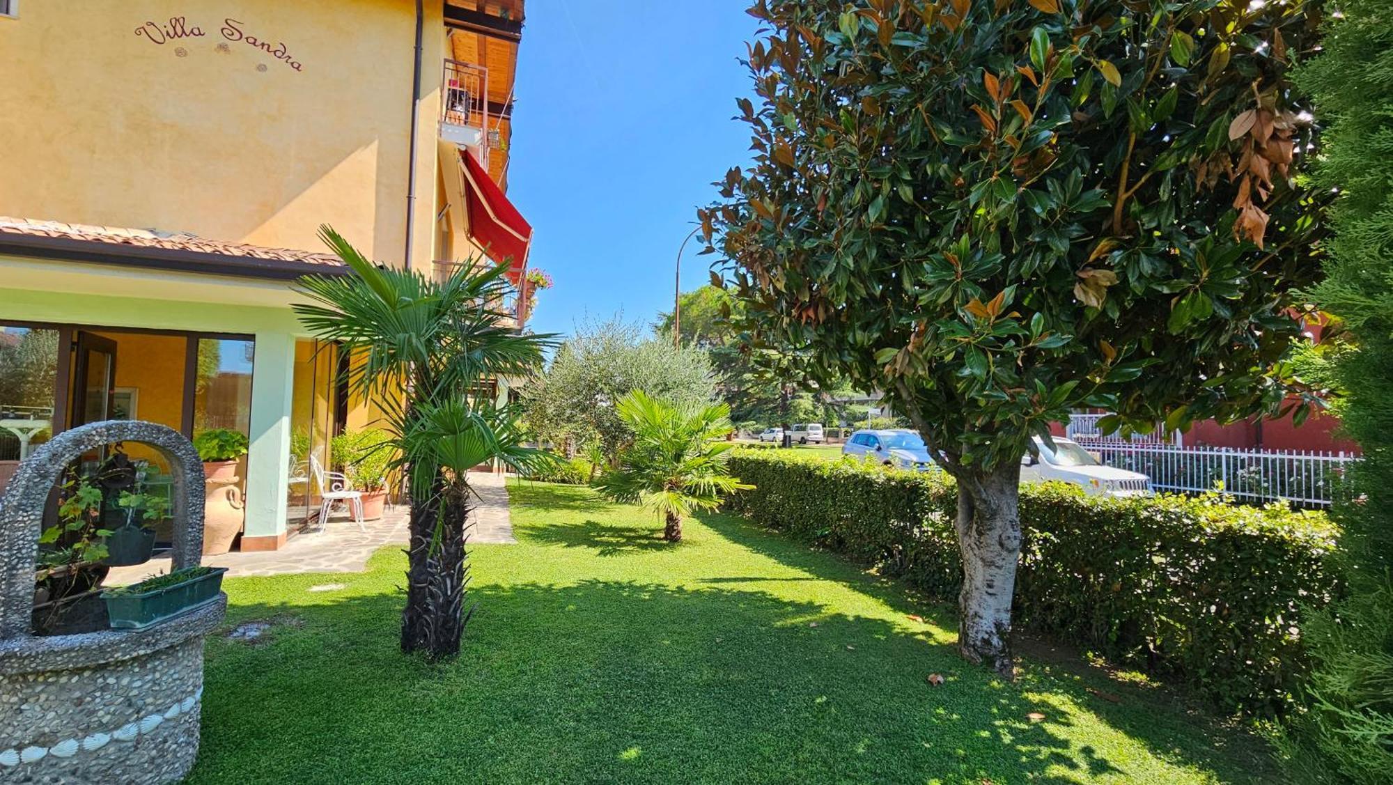 Sandra Bed & Breakfast Sirmione