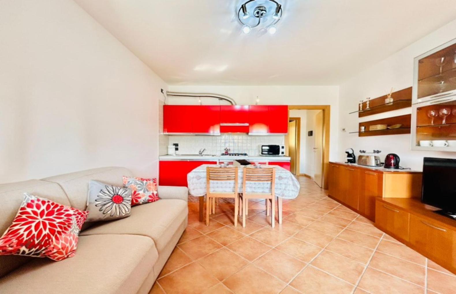 Artemide - A 150m Dal Di Garda Apartment