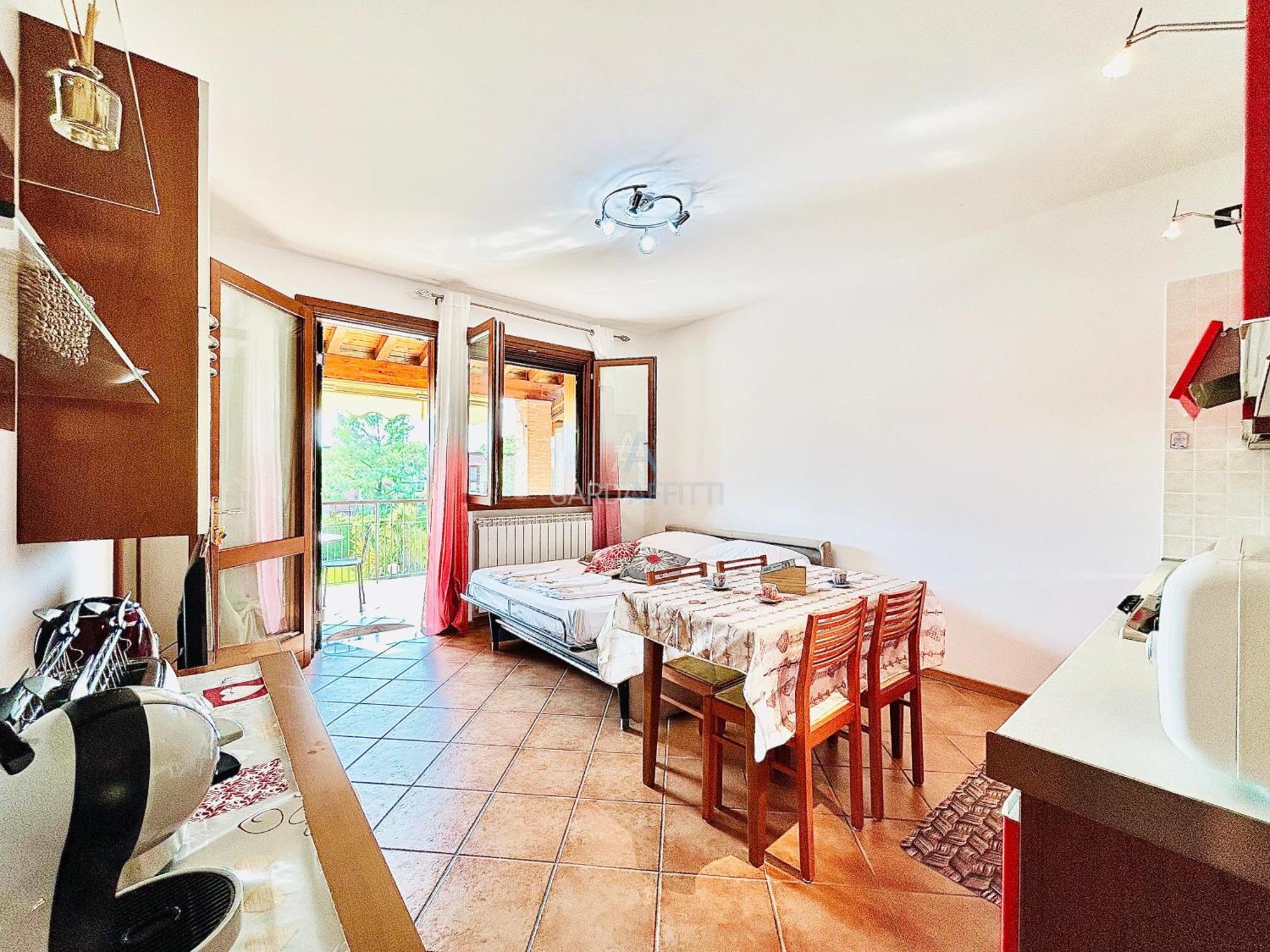 Artemide - A 150m Dal Di Garda Apartment Sirmione