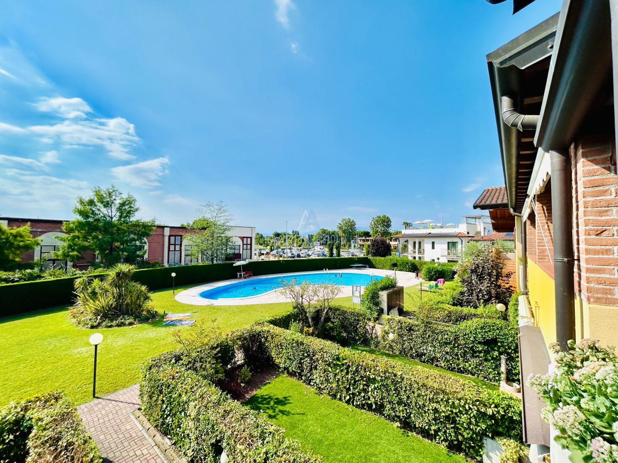 Artemide - A 150m Dal Di Garda Apartment *
