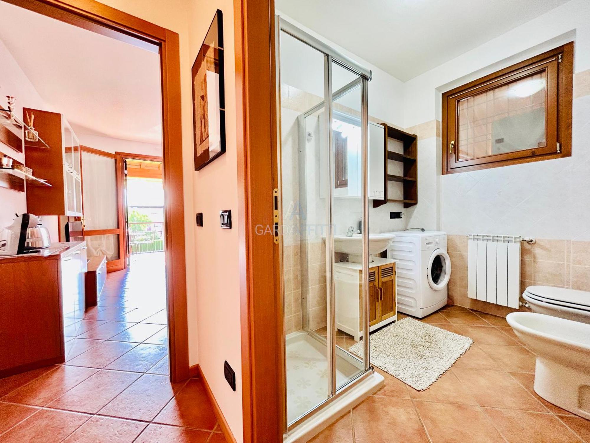 Artemide - A 150m Dal Di Garda Apartment Sirmione
