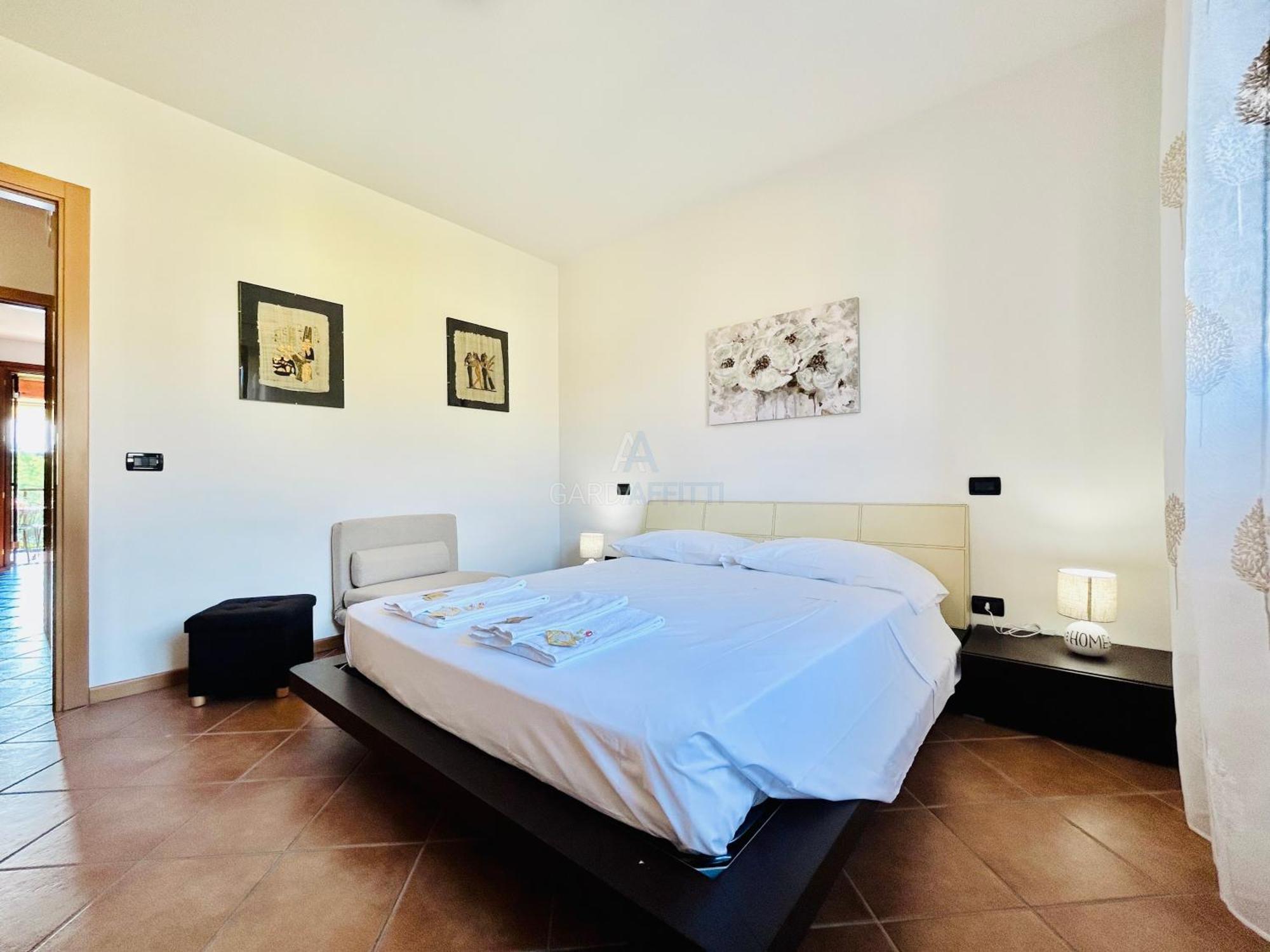 Artemide - A 150m Dal Di Garda Apartment *