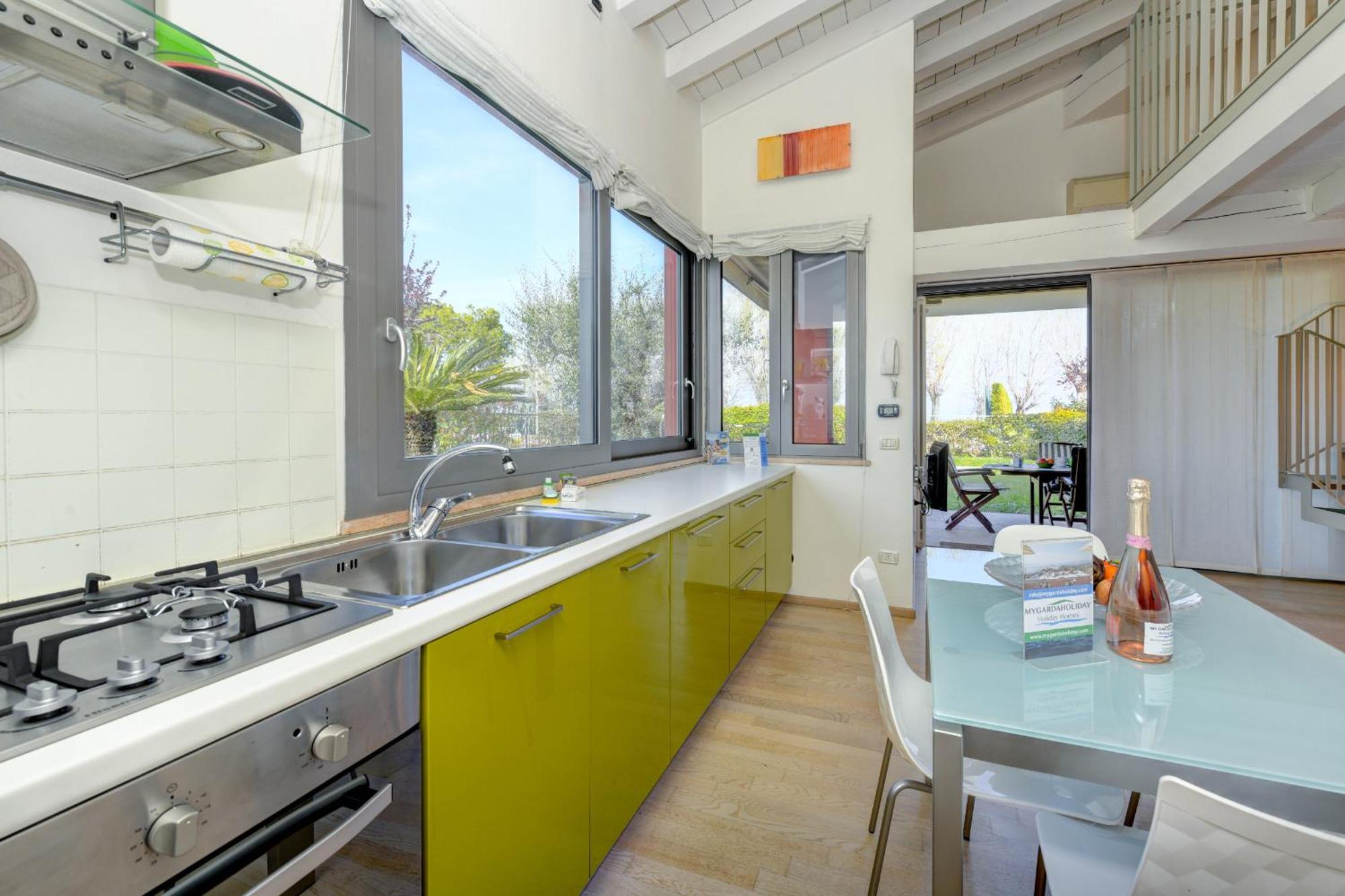 Mgh Family - Acquarius Lake Front Apartment *