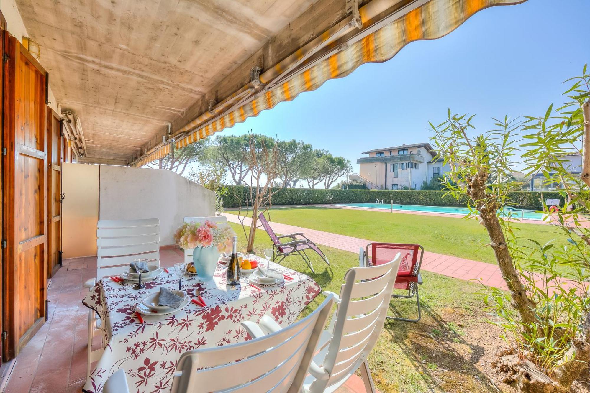 Lella Front Beach Garda Lake