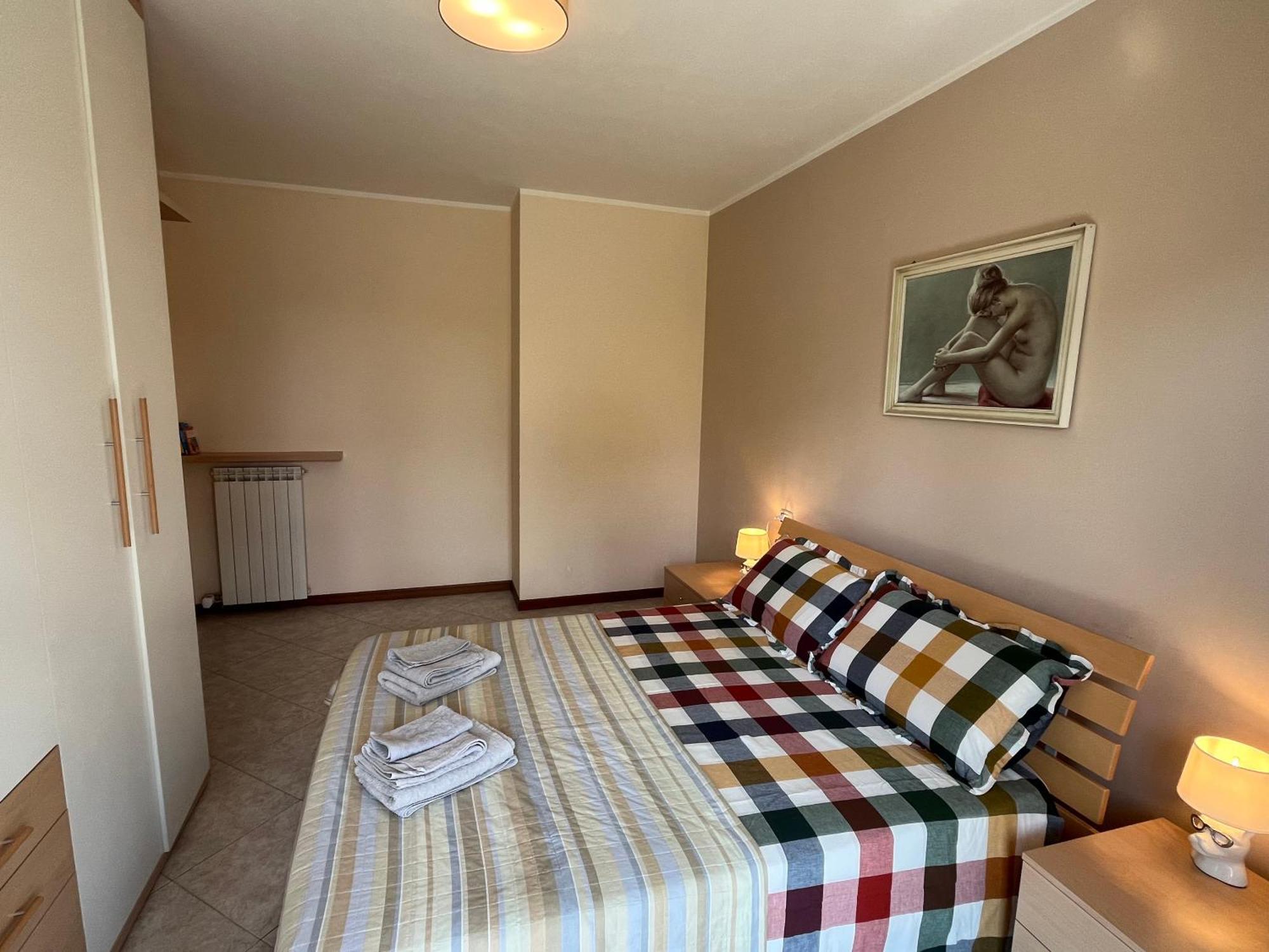 Discovery Flat With Pool & Bikes *