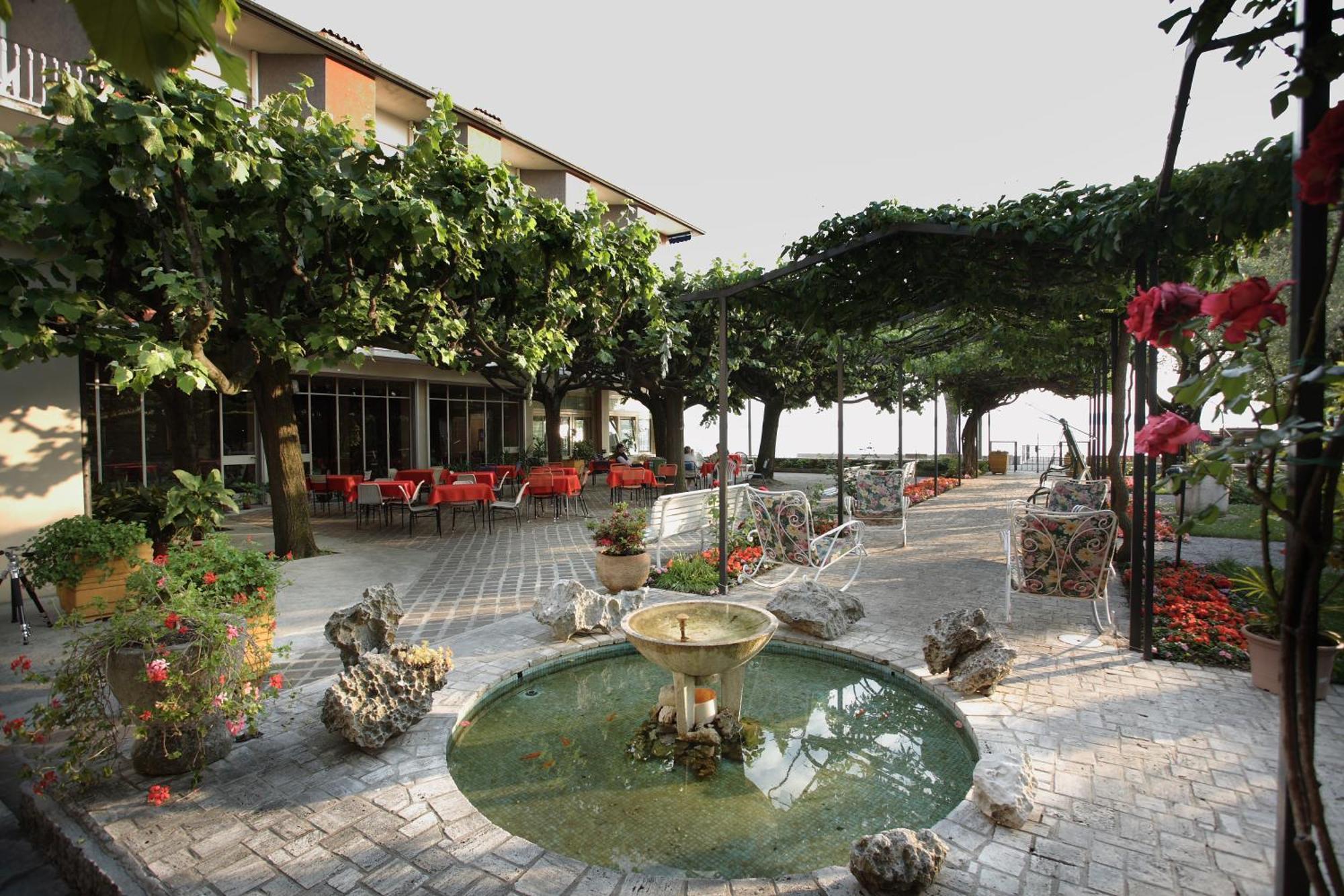 Khách sạn Giardino Sirmione