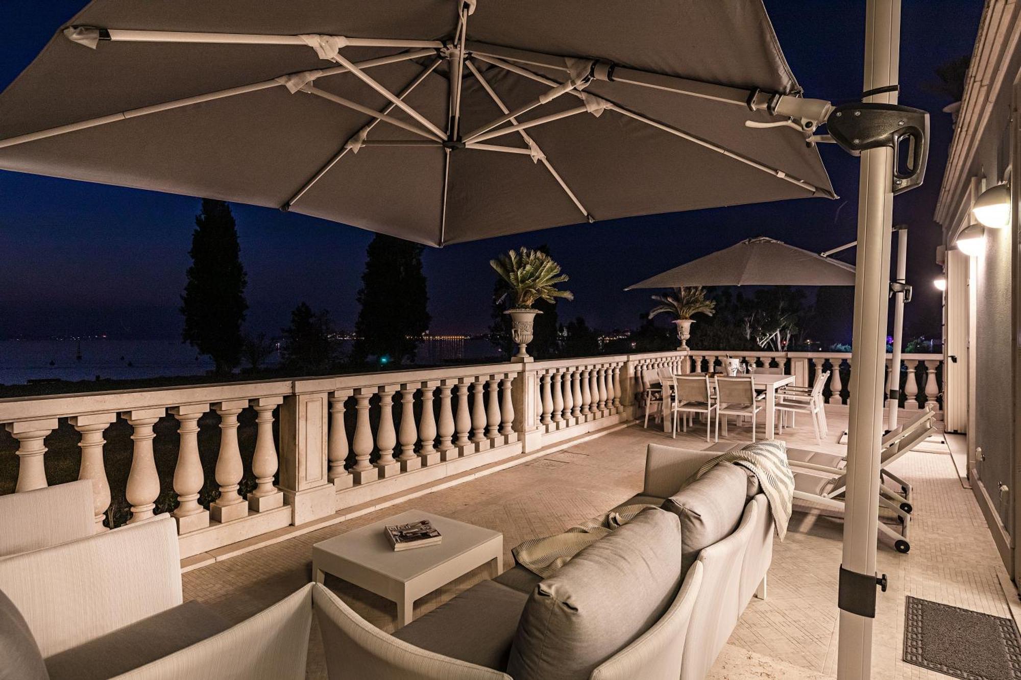 Luxury Lakefront Catullo By Wonderful Italy Sirmione