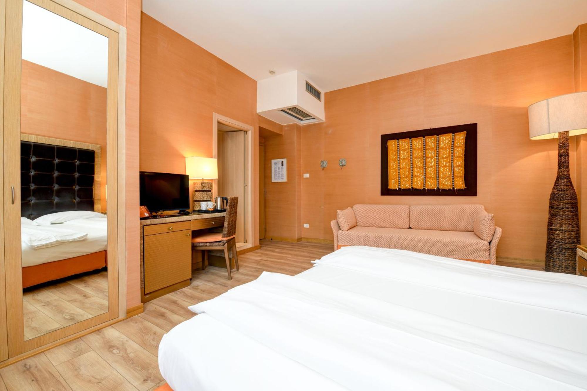 Flaminia 4*
