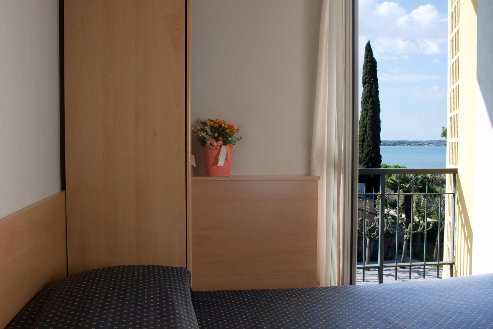 Miramar Hotel 3*