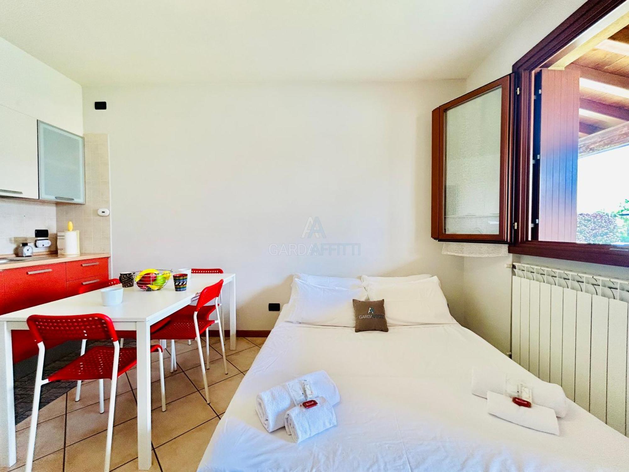 Topazio - Vista Piscina A 150m Dal Lago Sirmione
