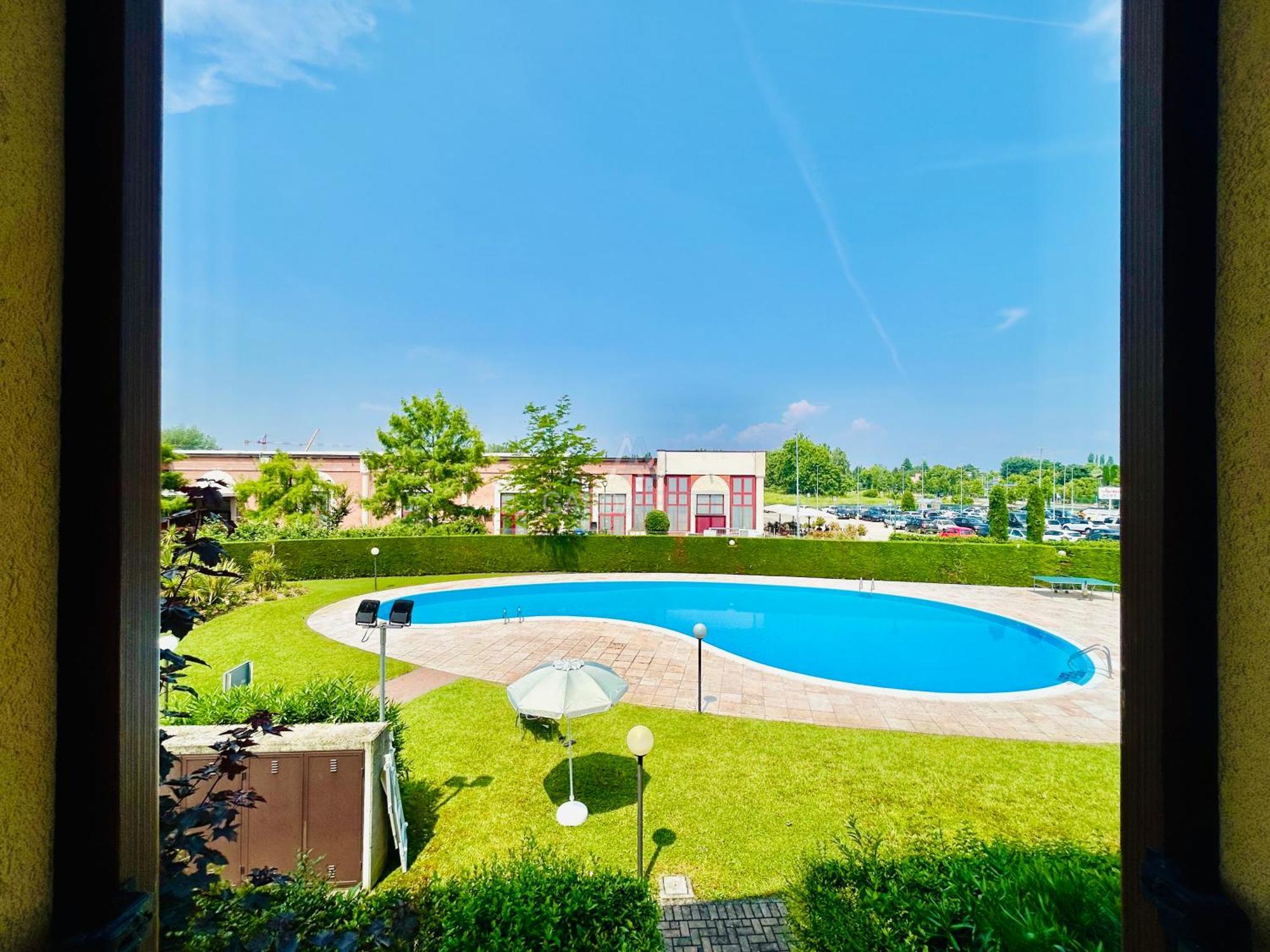Apartment Topazio - Vista Piscina A 150m Dal Lago Sirmione