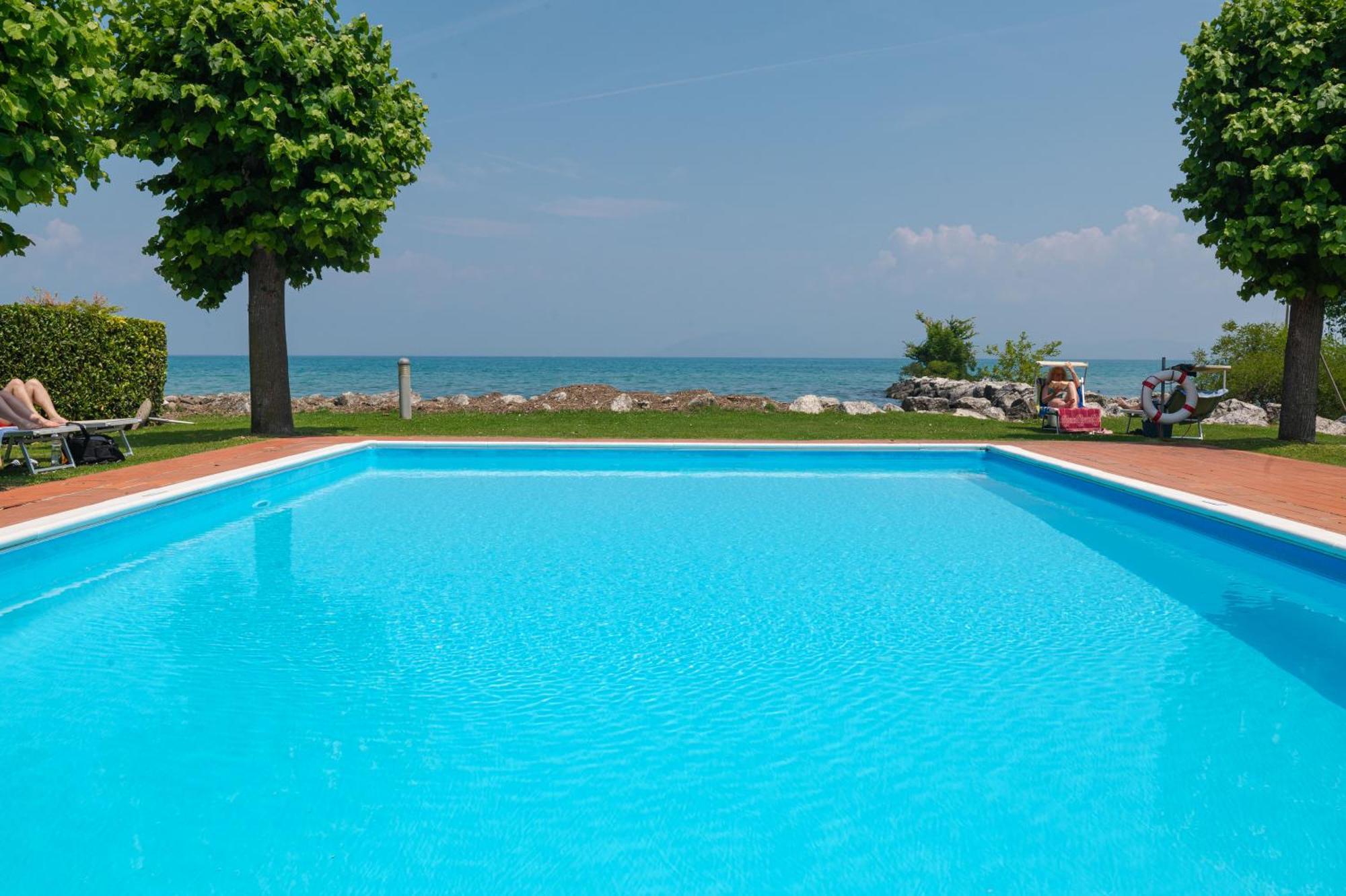 Incantevole Location Fronte Apartment Sirmione