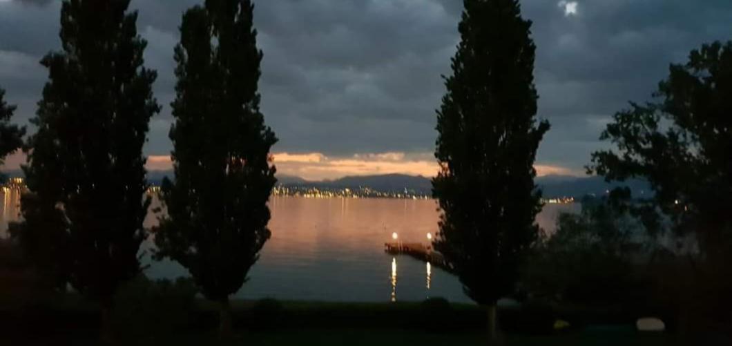 Apartment Ena Apt Fronte Lago Bilocale Con Piscina Parco E Pontile Privato