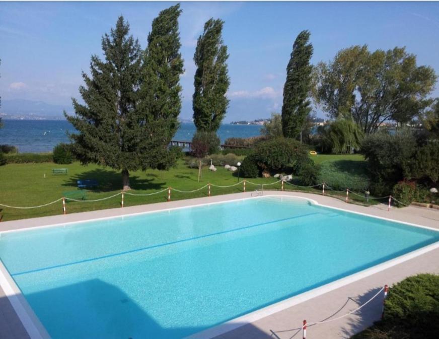 Ena Apt Fronte Lago Bilocale Con Piscina Parco E Pontile Privato Apartment *