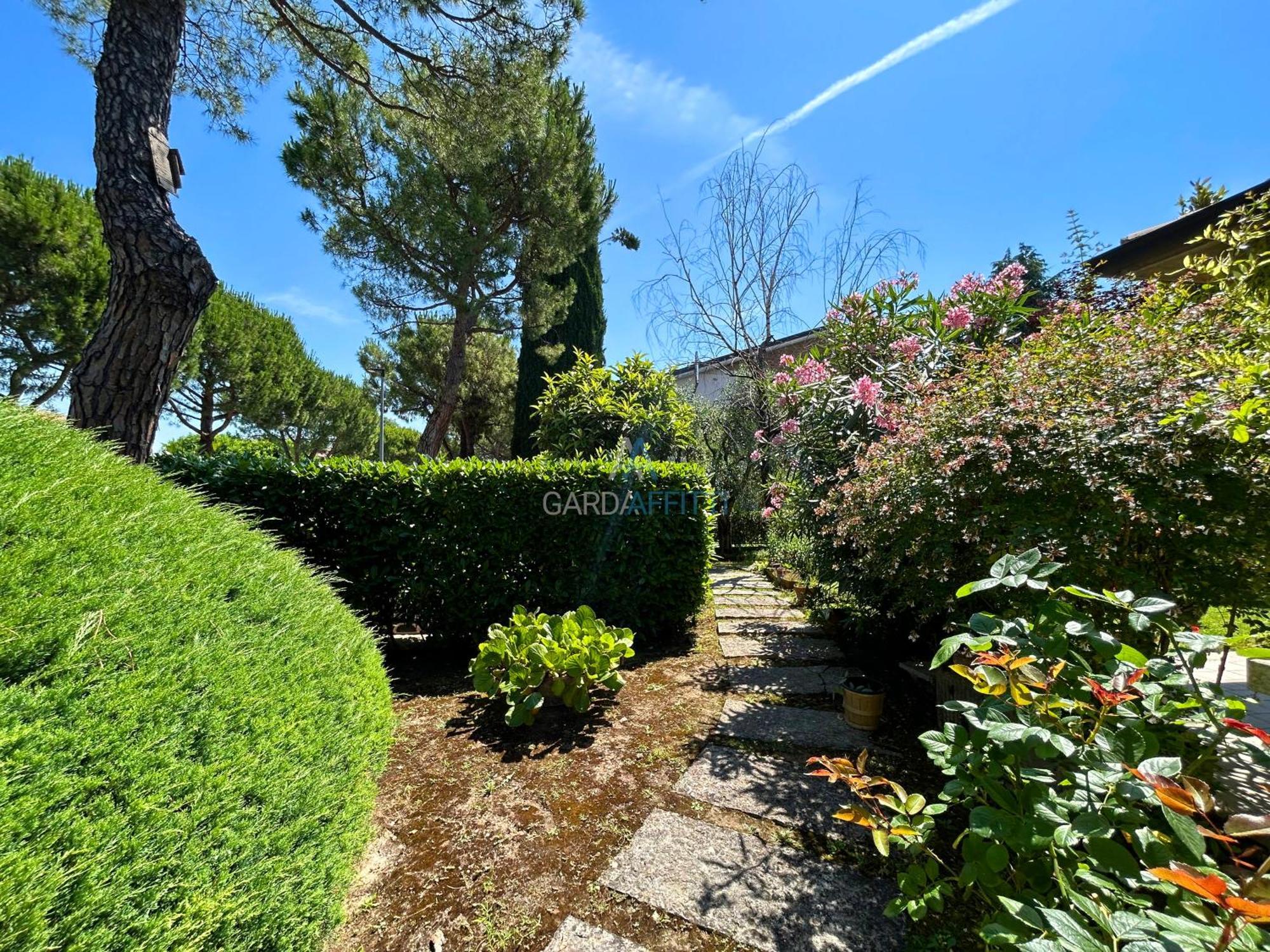 Parigi - 200m Dal Con Vista Piscina Apartamento Sirmione