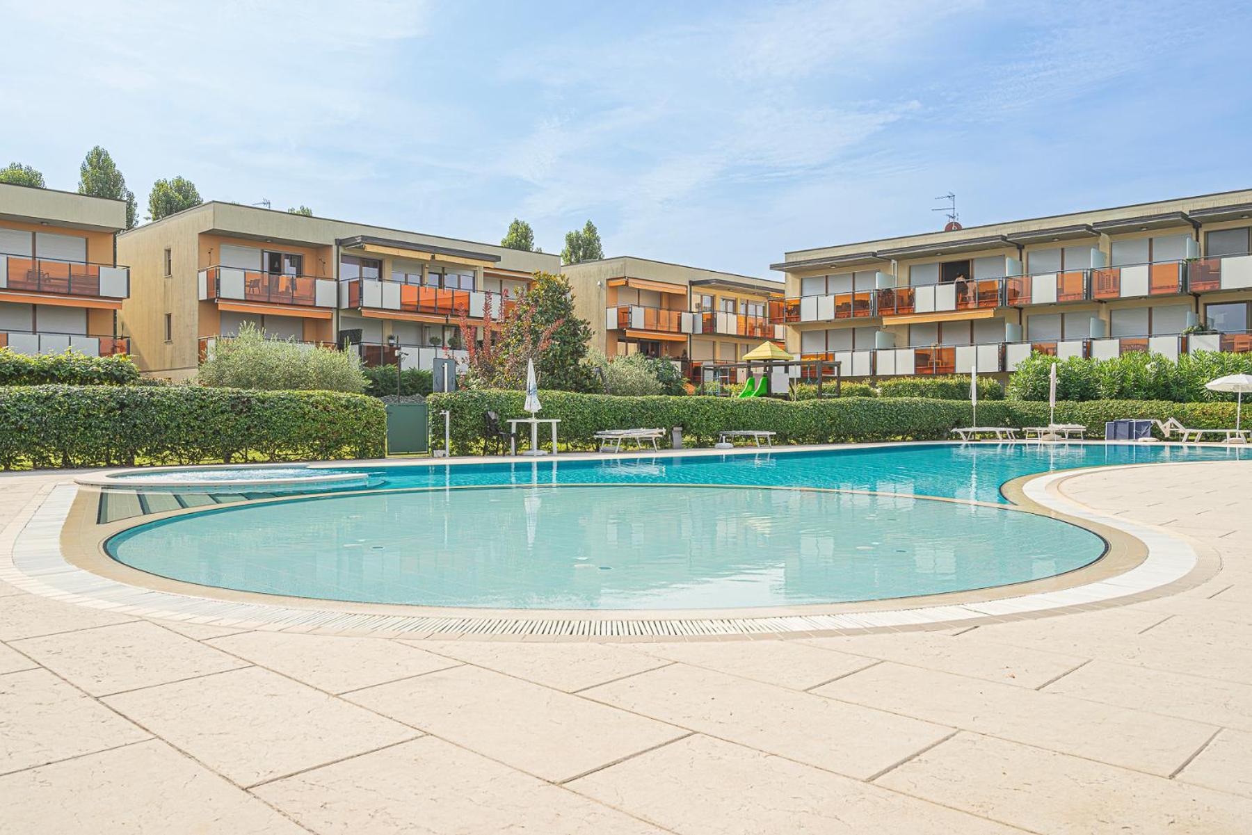 Bossanova Family - Your Glimpse Of The Apartment Sirmione