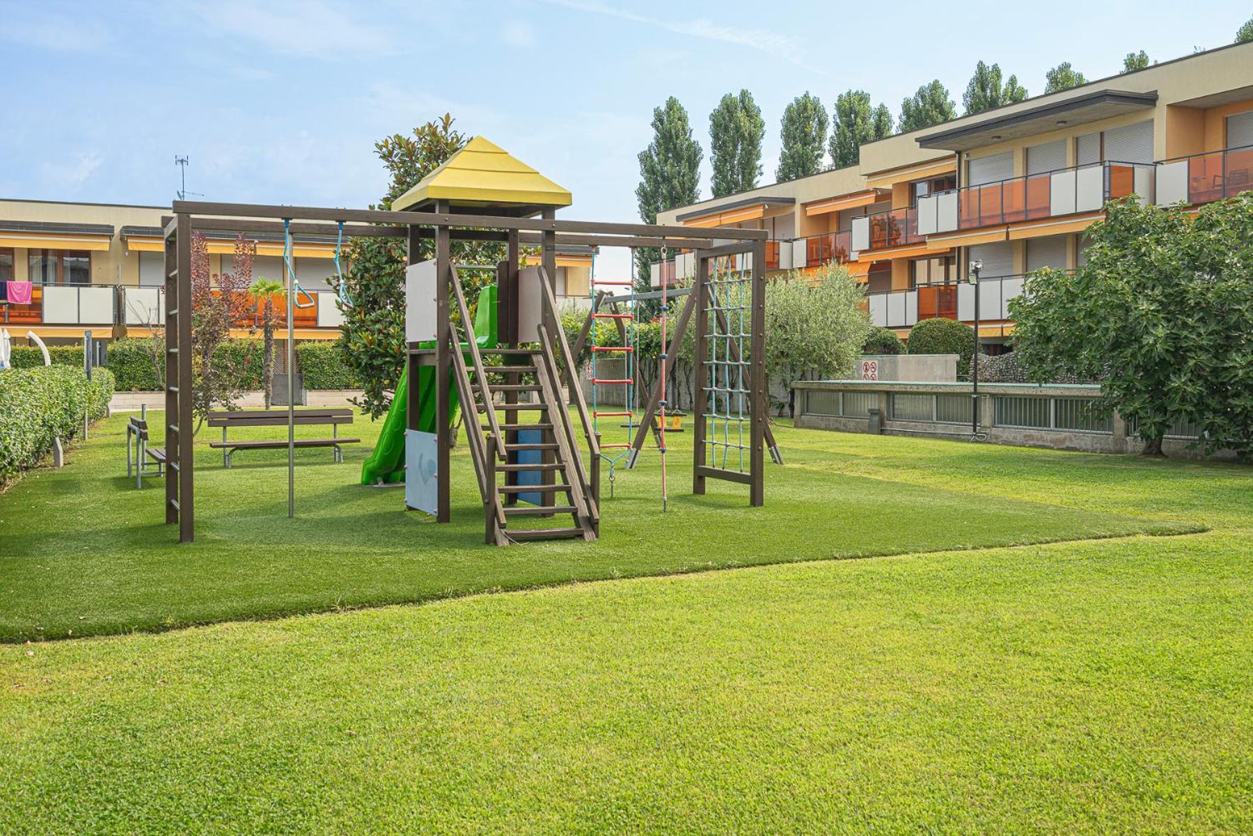 Bossanova Family - Your Glimpse Of The Appartamento Sirmione
