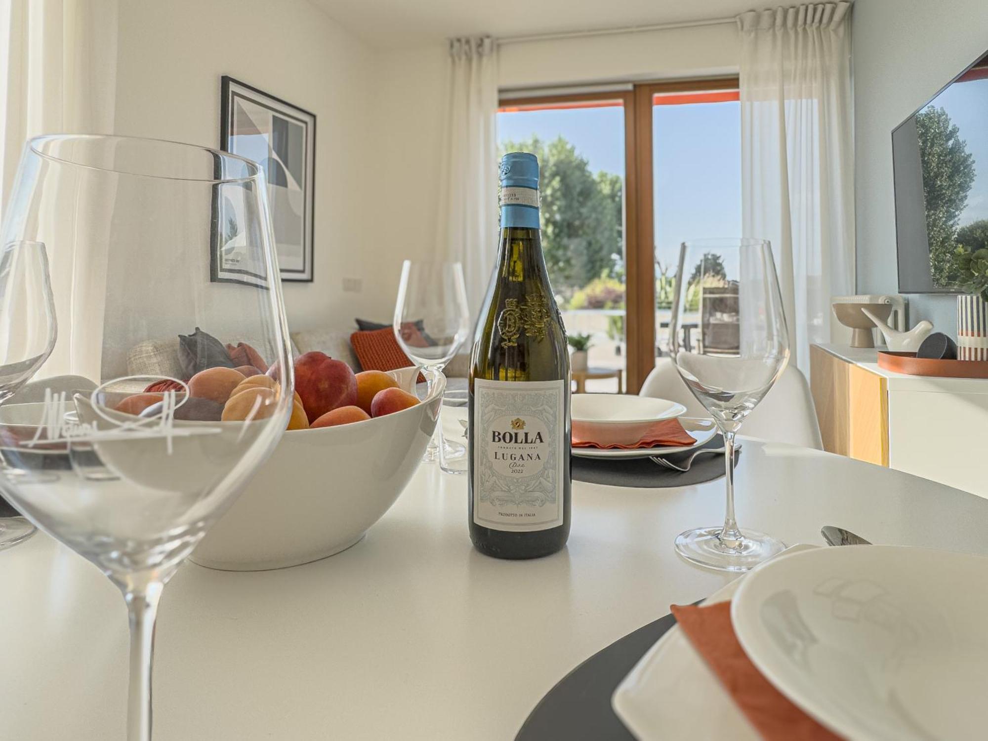 Bossanova Family - Your Glimpse Of The Apartment Sirmione
