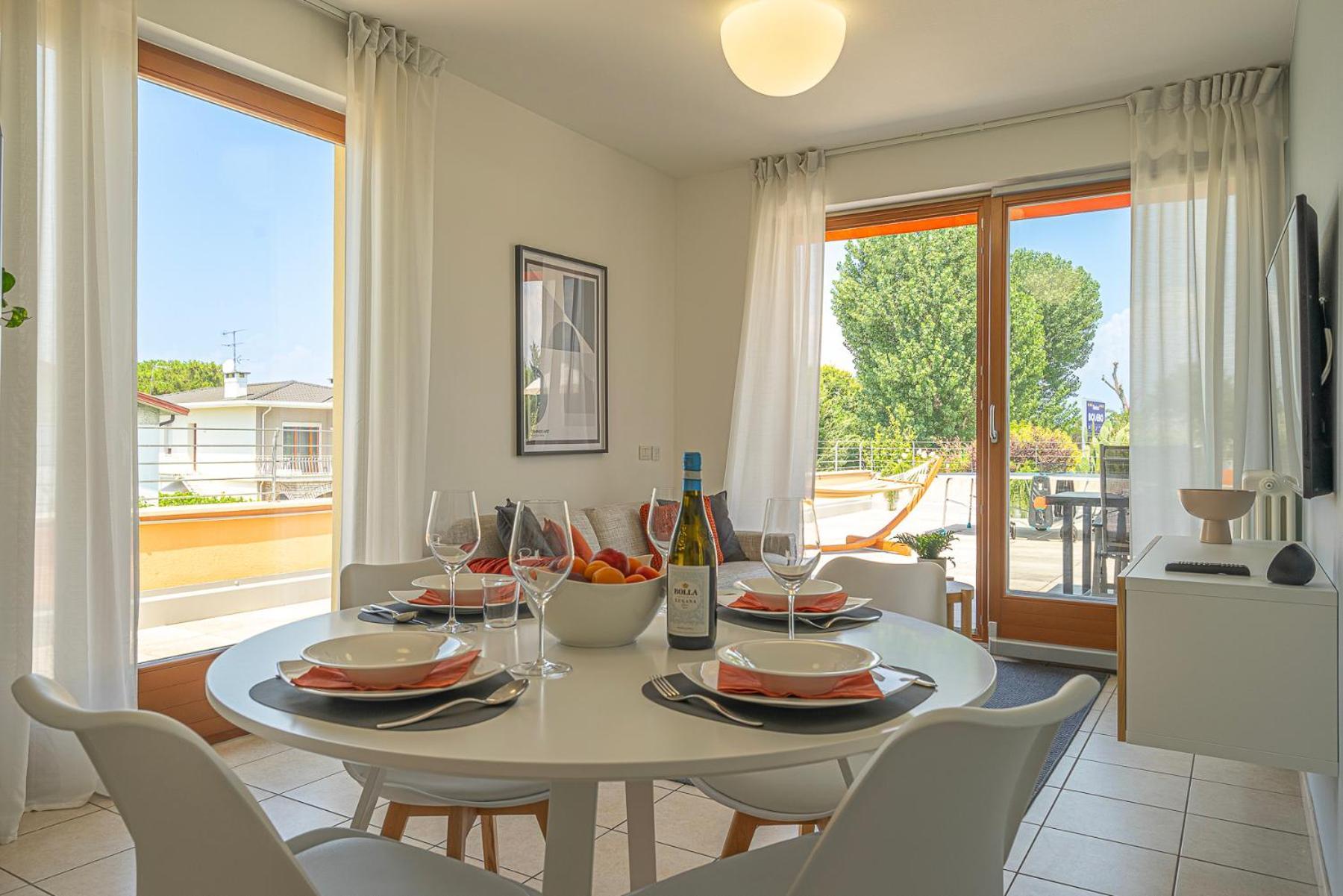Bossanova Family - Your Glimpse Of The Apartment