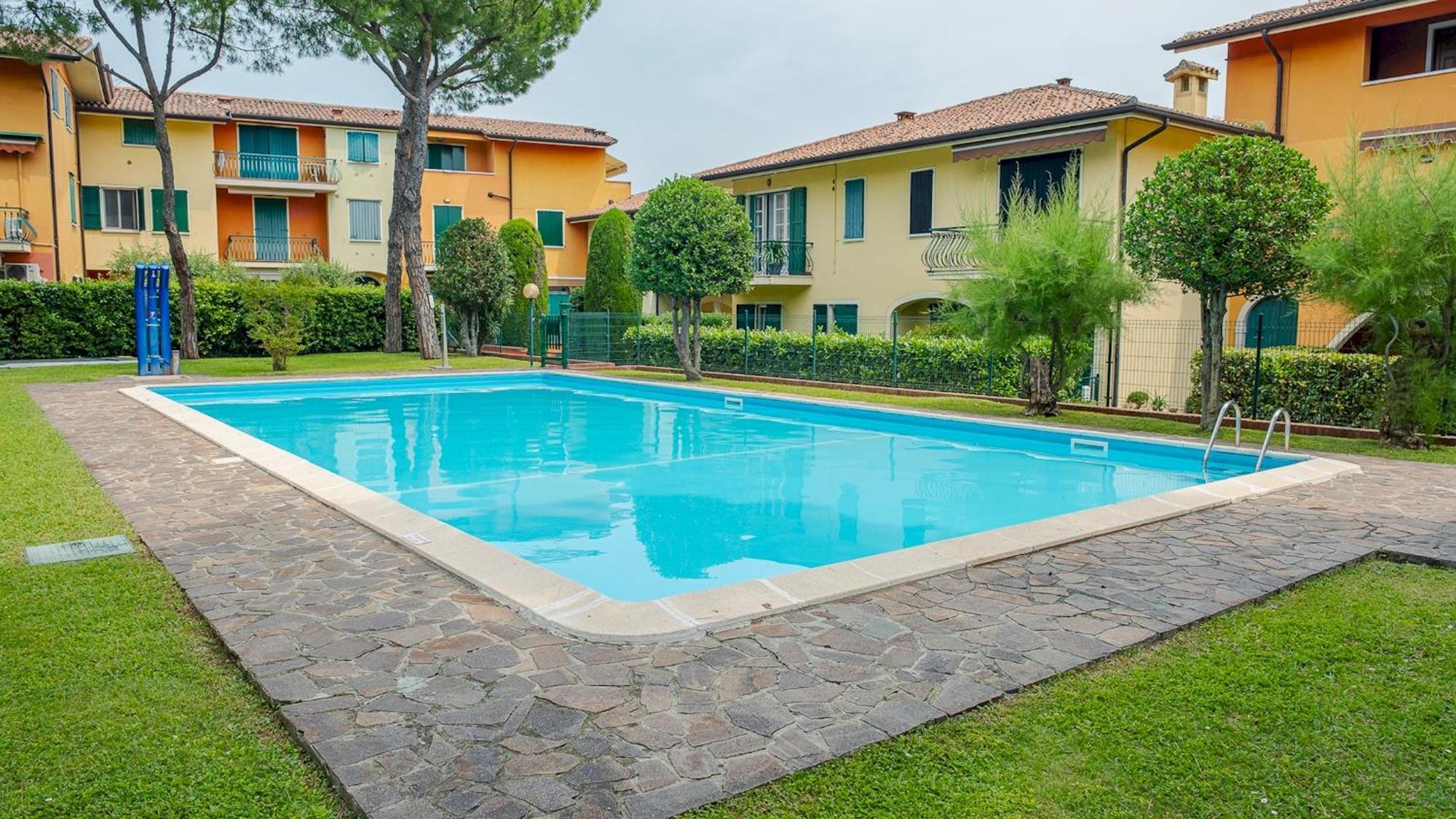 - Italian Homing Apartment