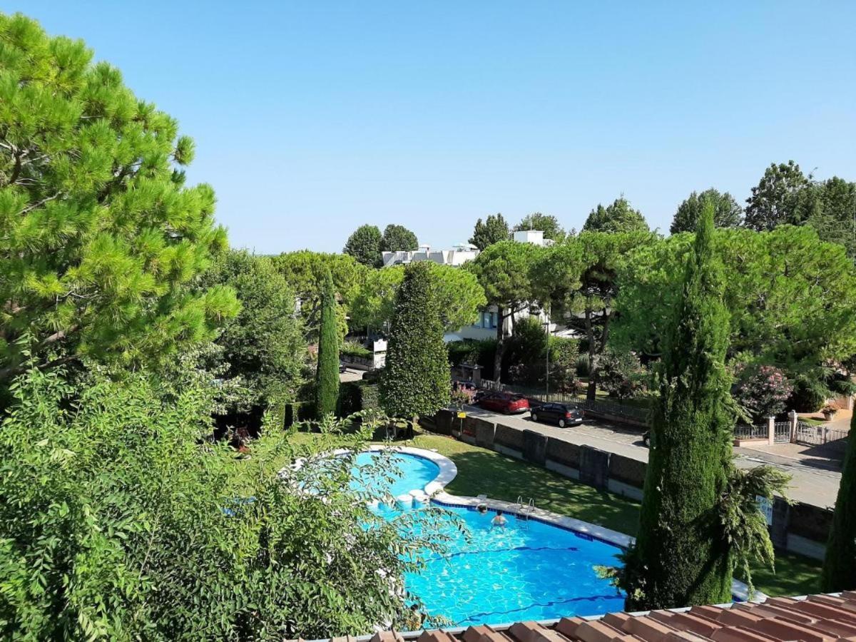 Lido Galeazzi Giant Pool Sirmione