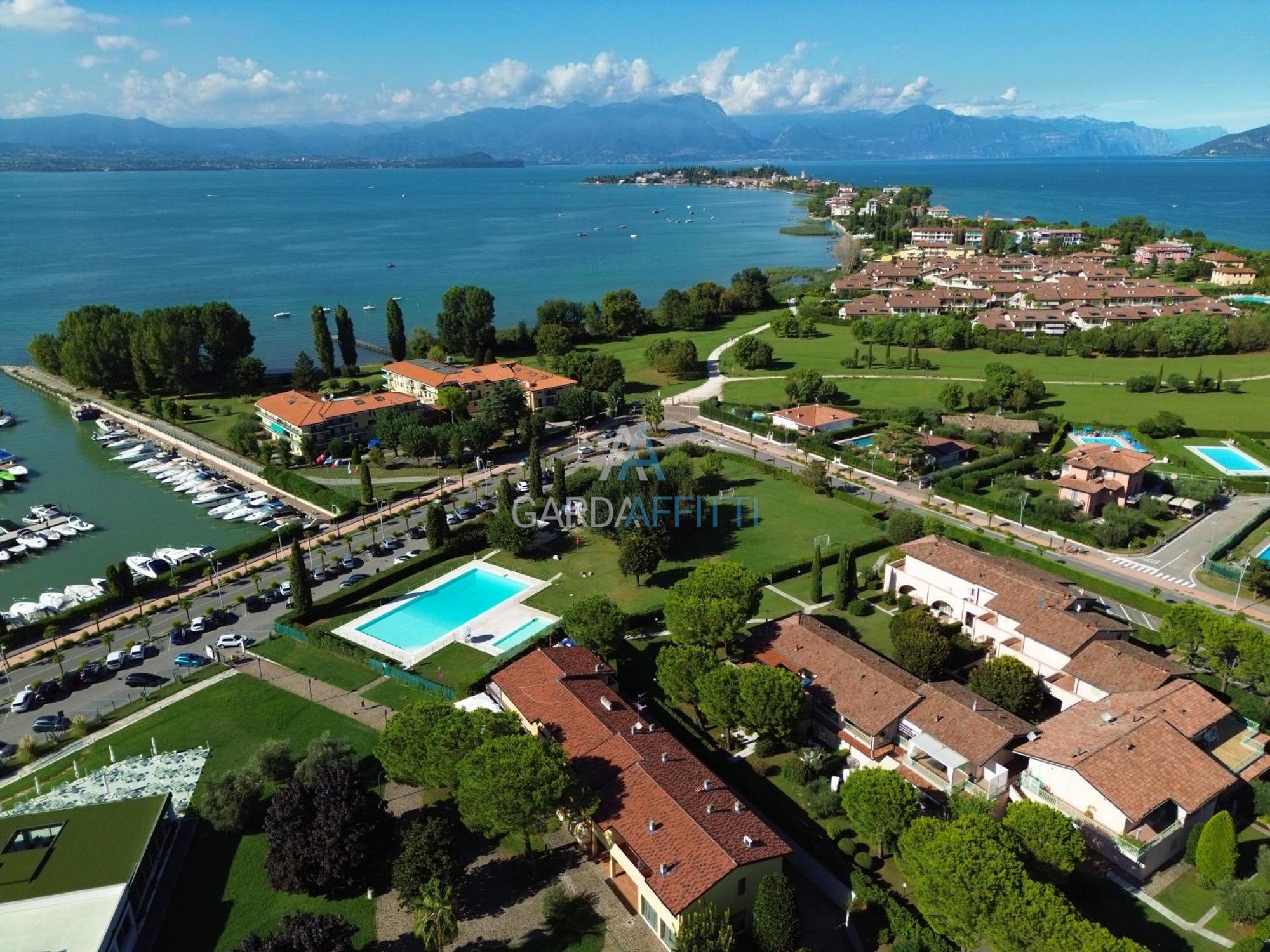 Mercury - Vista Con Piscina * Sirmione