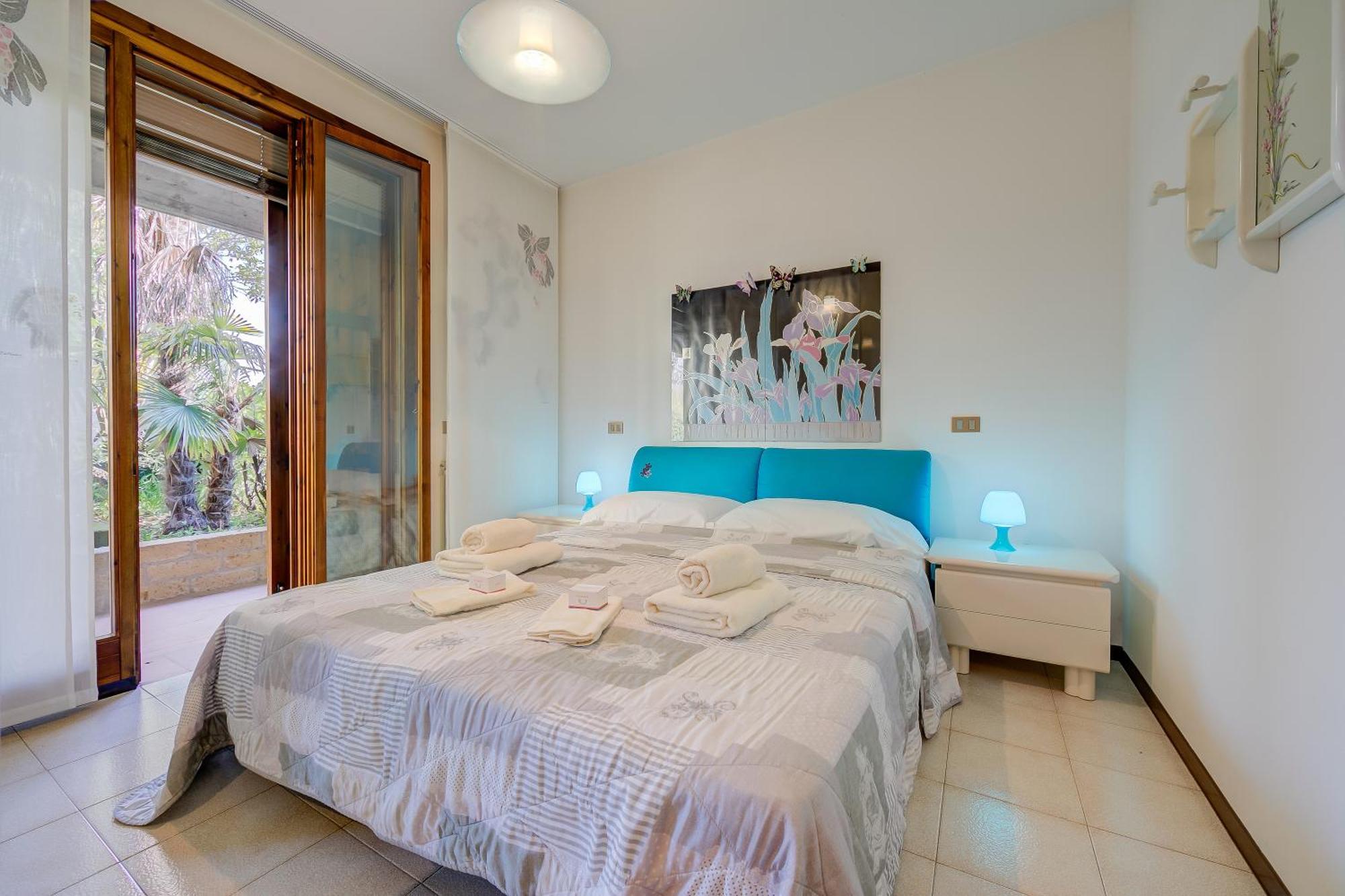 Lella Front Beach Garda Lake - Happy Apartment