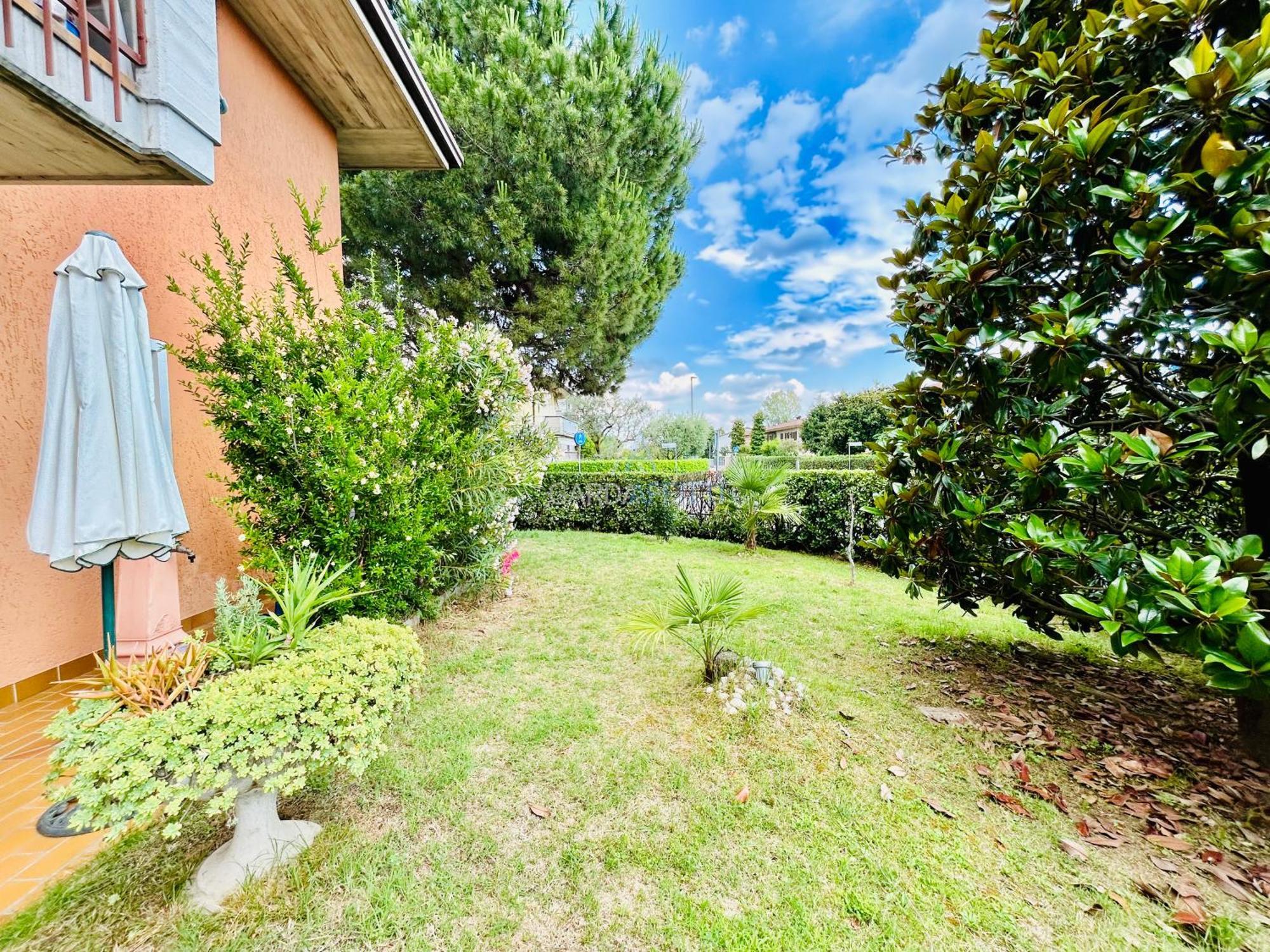 Anubi Apt-5 Min Dal Di Garda-giardino Privato Apartment Sirmione