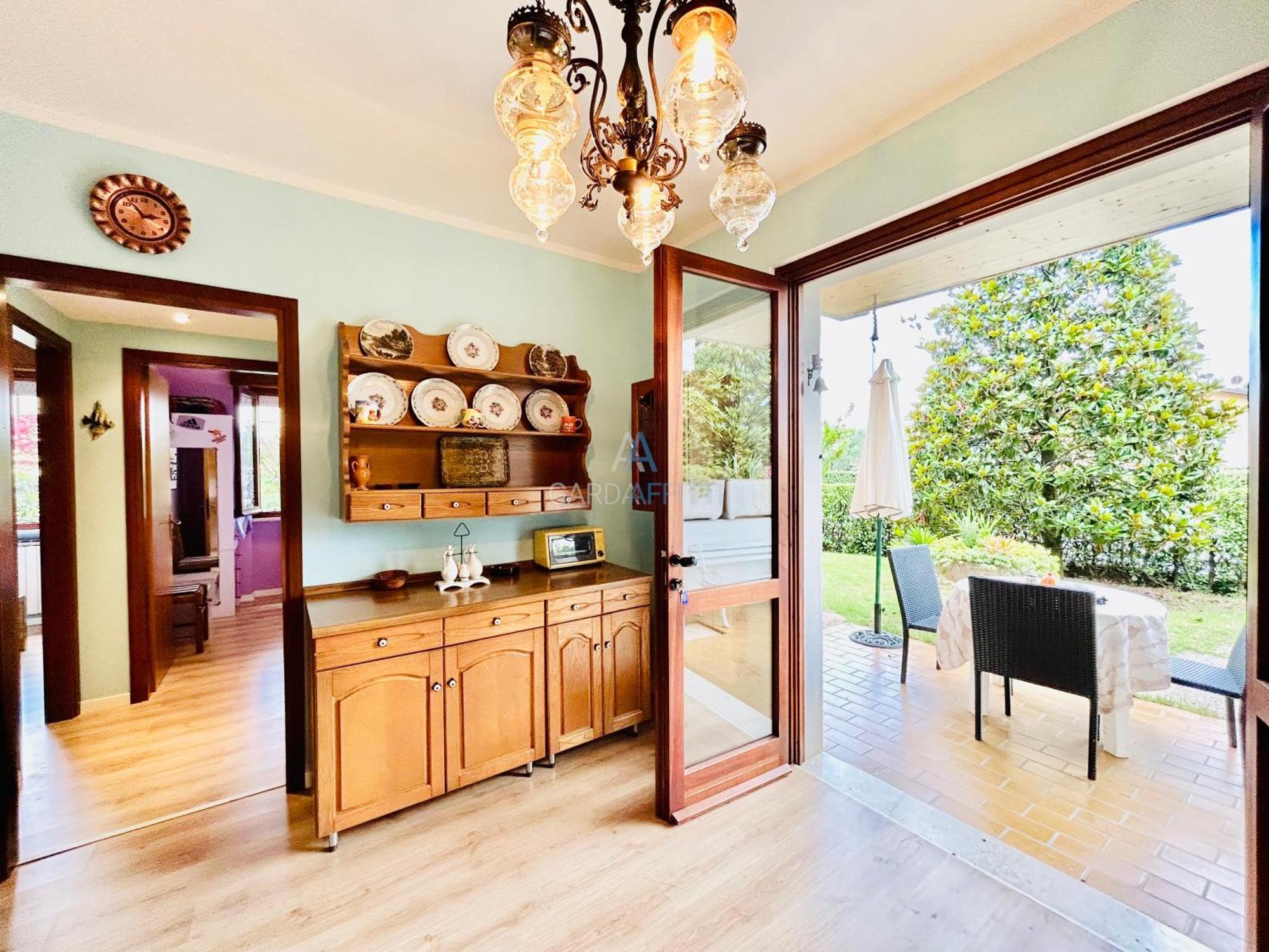 Anubi Apt-5 Min Dal Di Garda-giardino Privato Appartamento