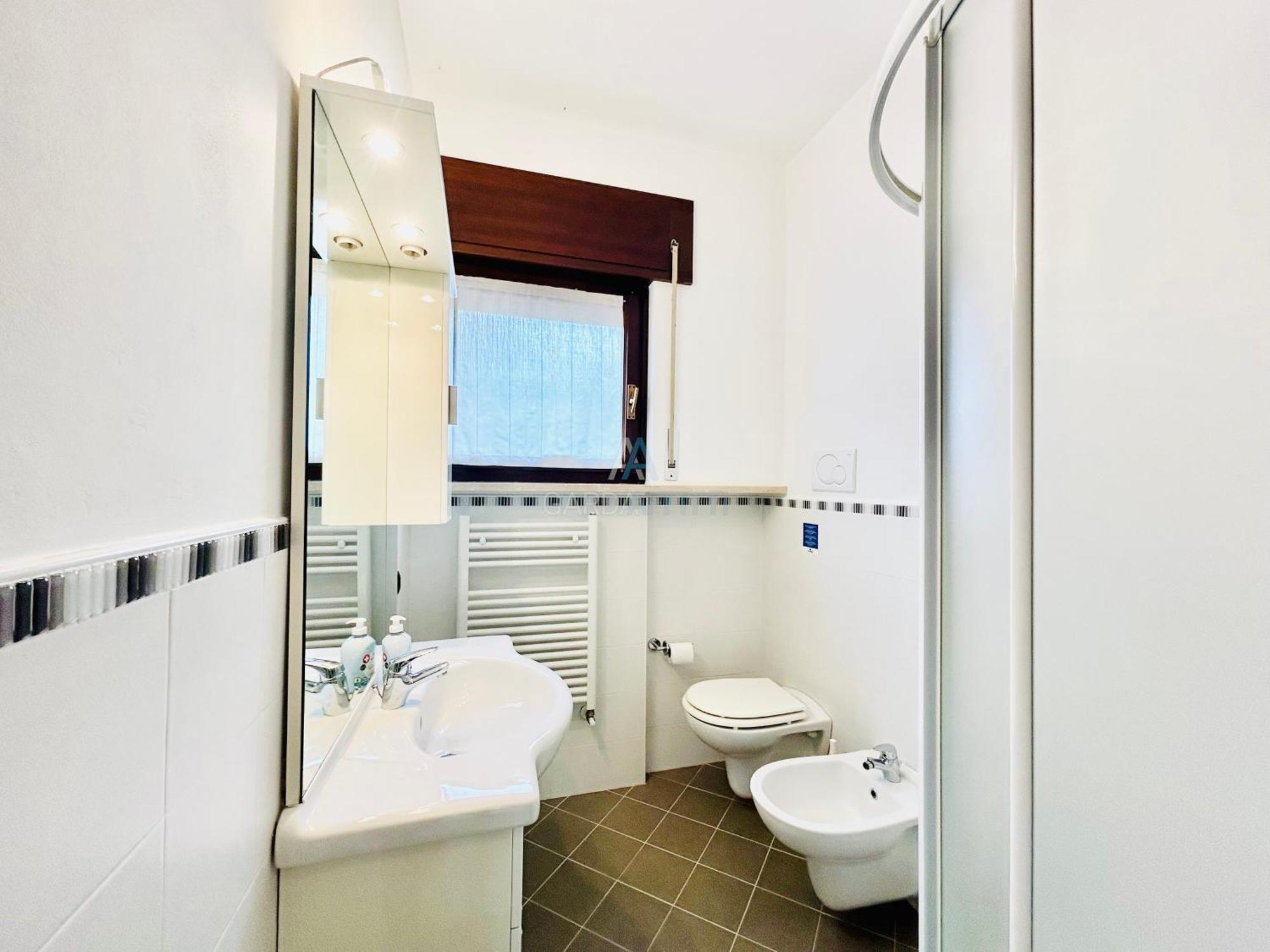 Crono Apt-200m Dal Di Garda Con Piscina Huoneisto Sirmione