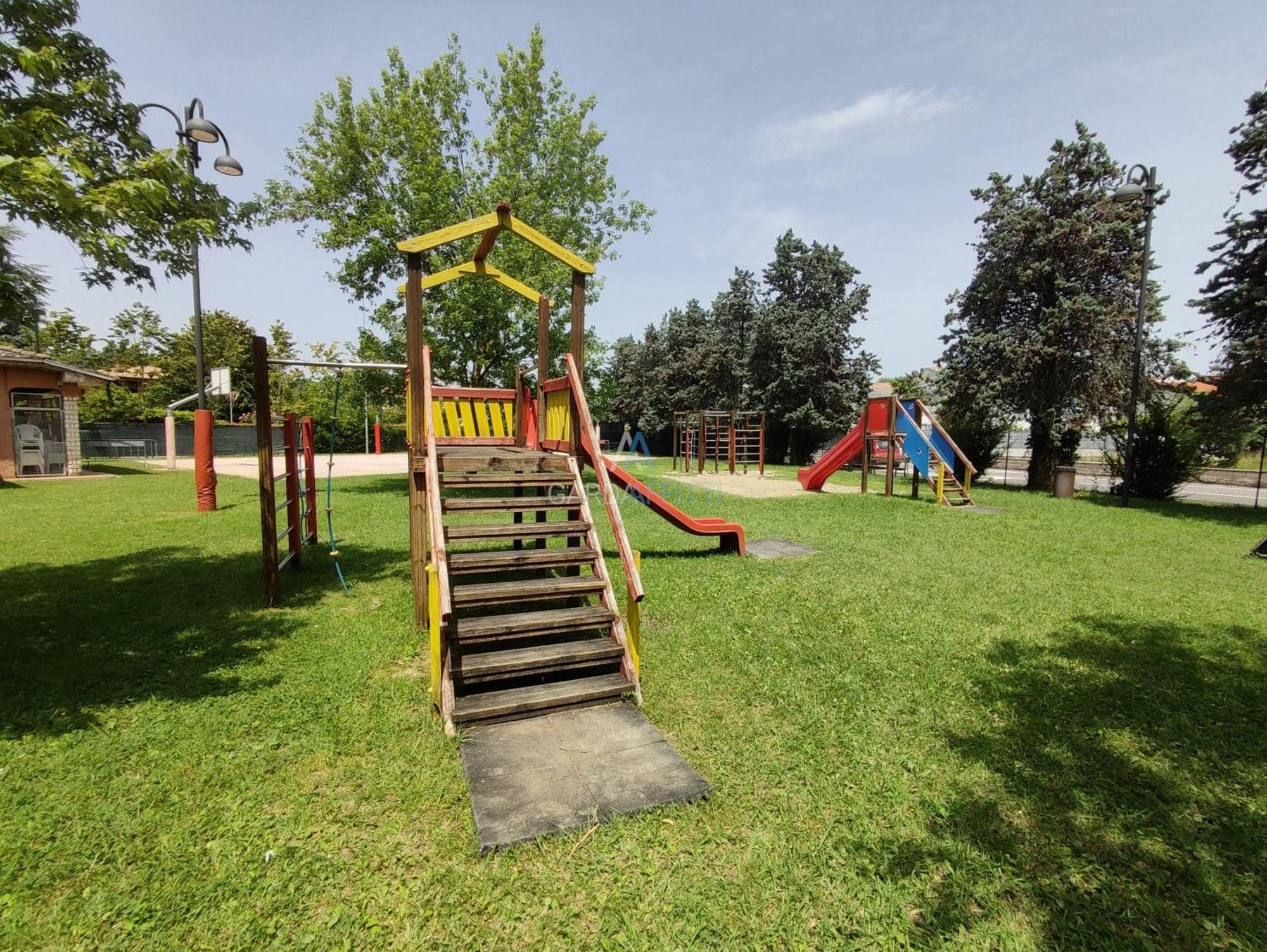 Huoneisto Crono Apt-200m Dal Di Garda Con Piscina *