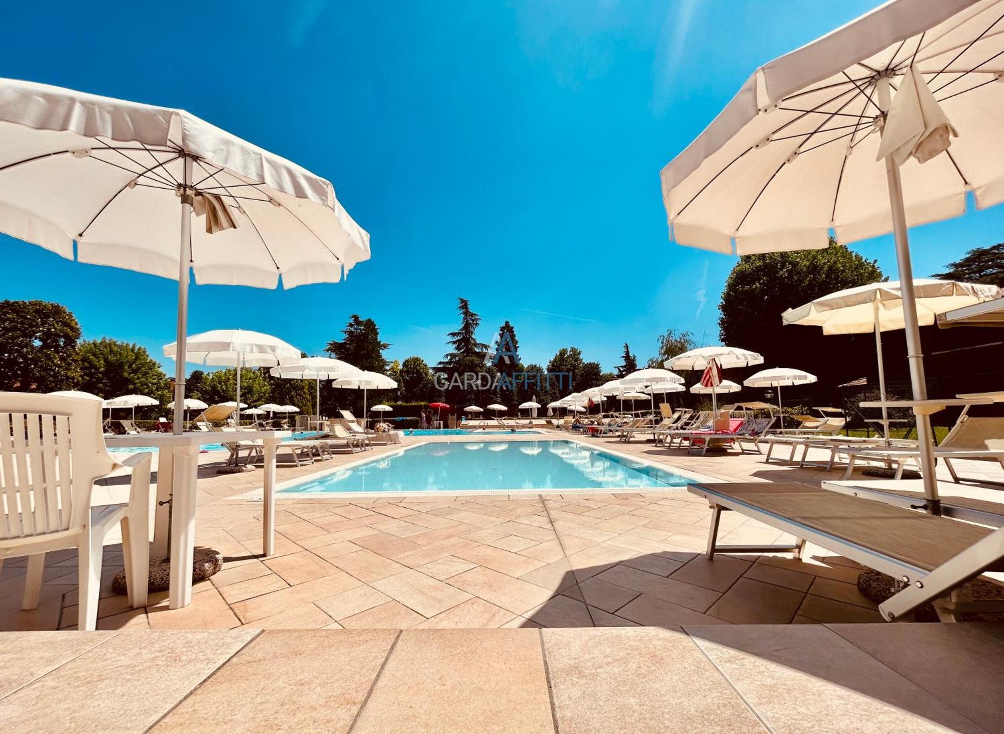 Apartment Flora -100m Dal Di Garda - Piscina Sirmione
