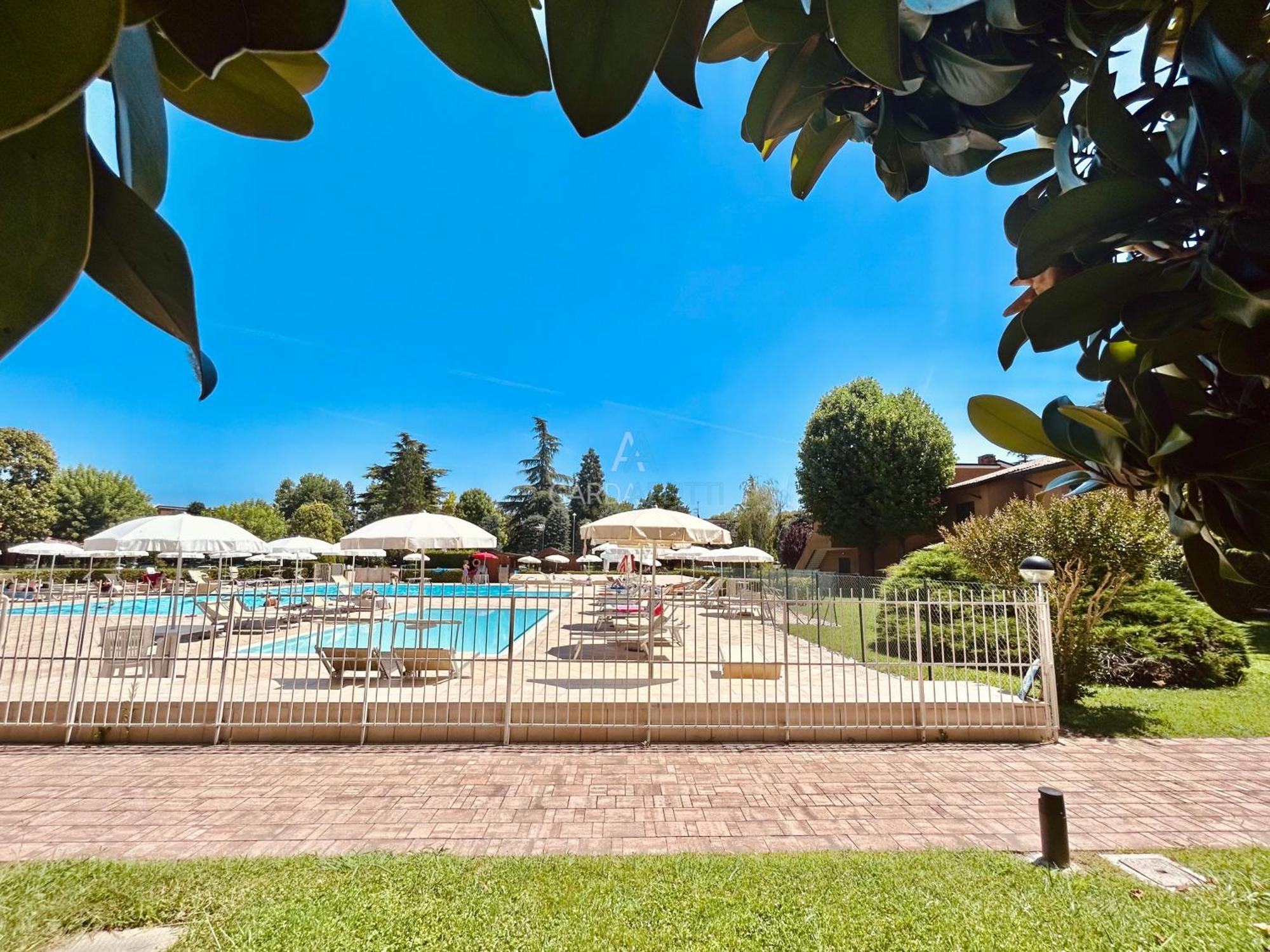 Flora -100m Dal Di Garda - Piscina Apartment Sirmione