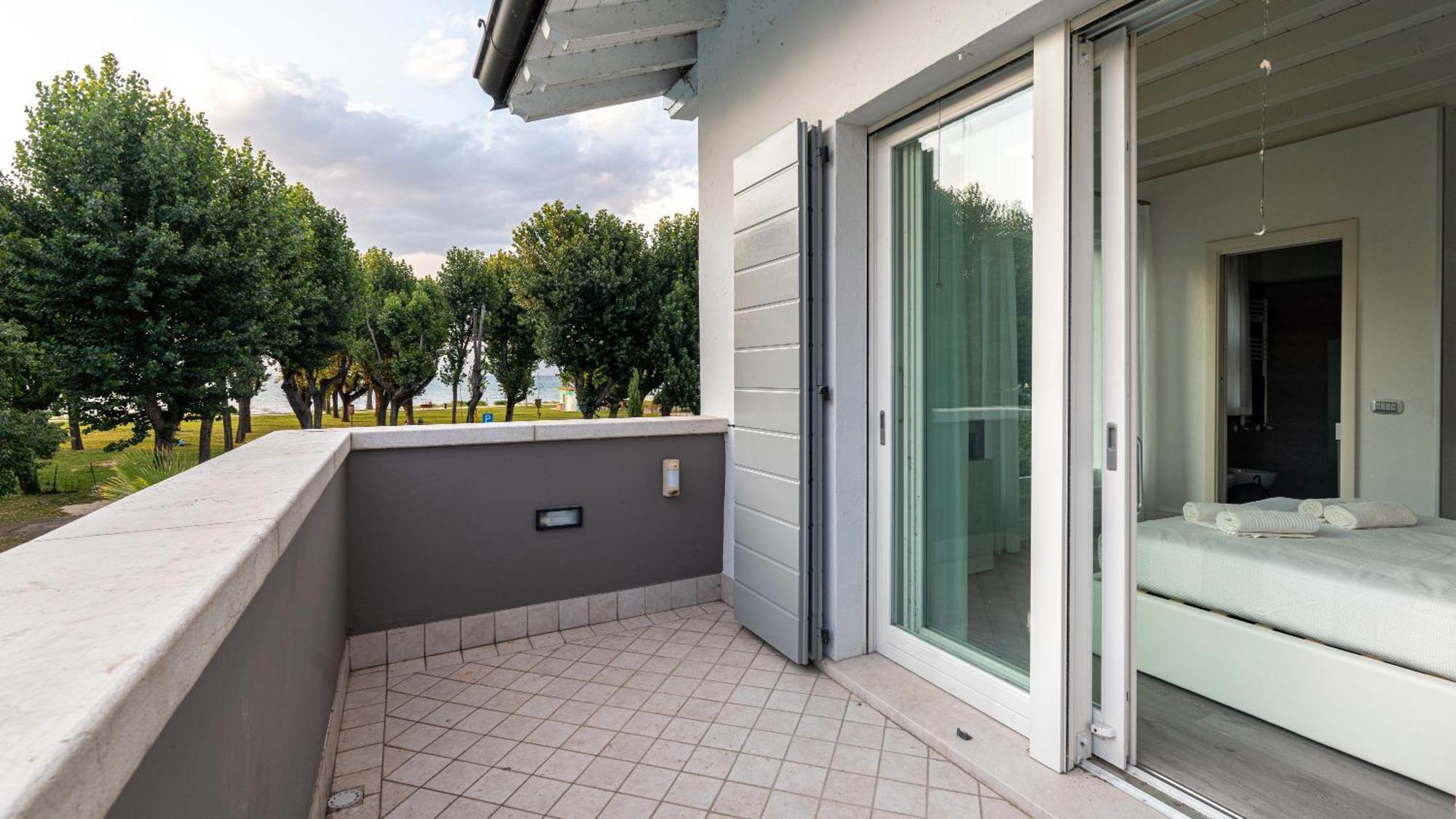Front Villa *