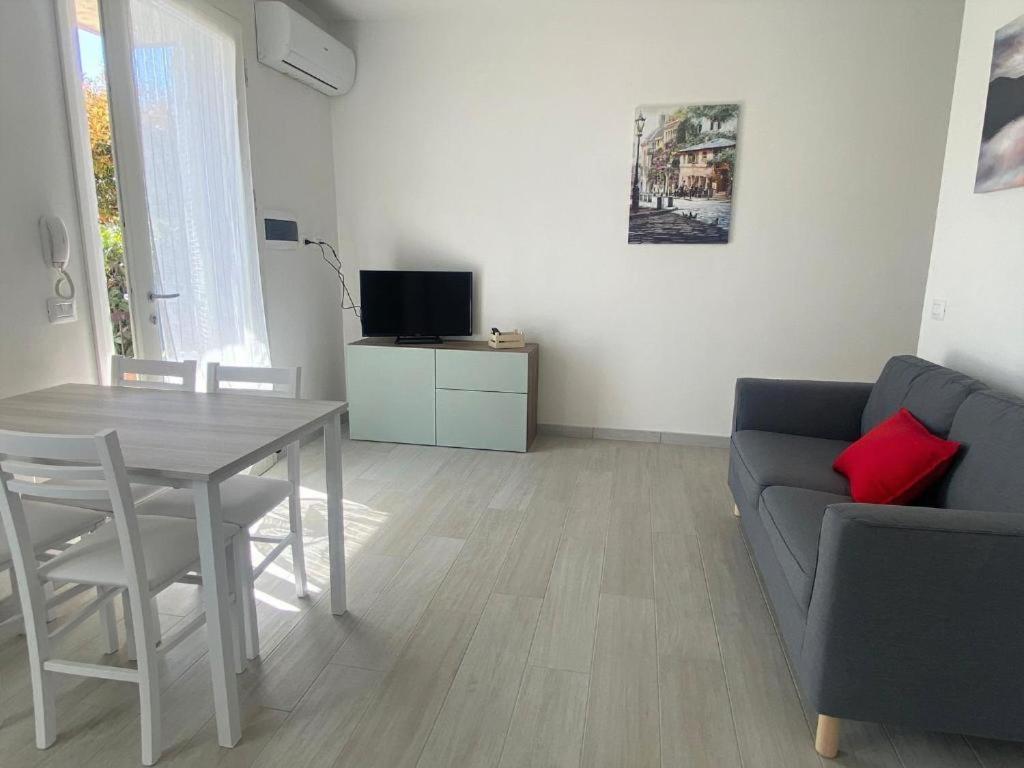 Holiday home - Independent House With Garden *