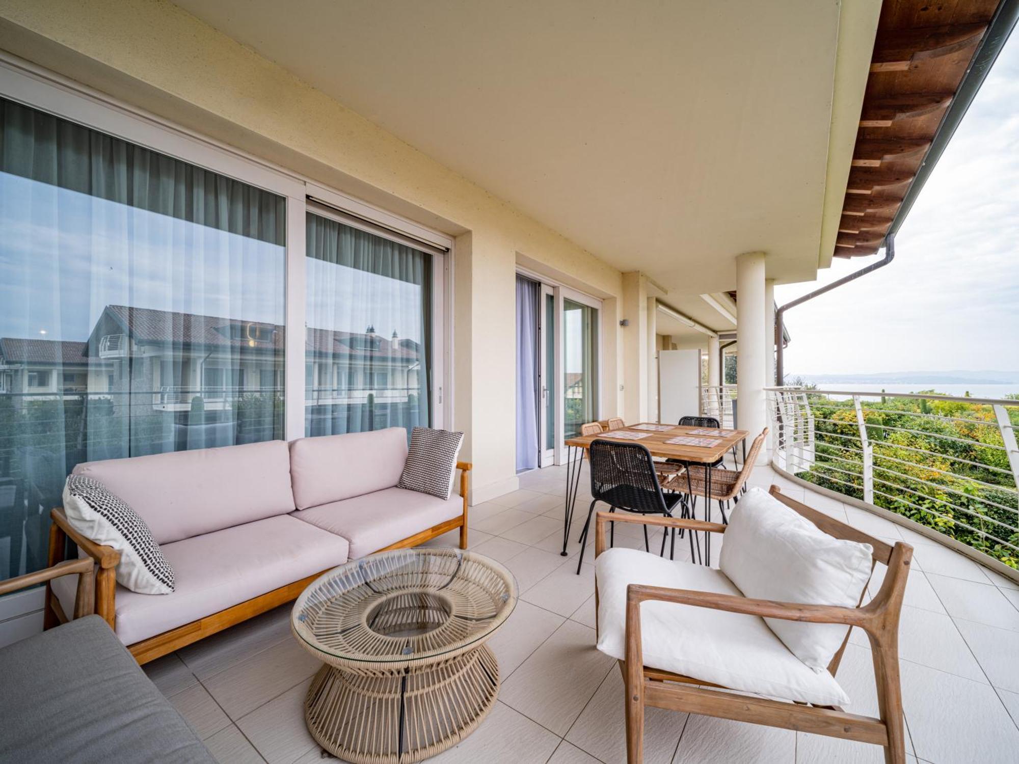 Breeze Apartment