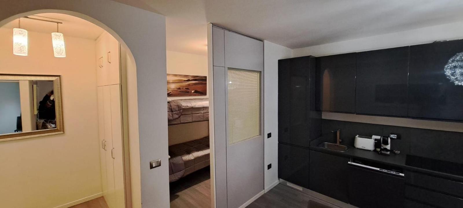Marilyn Arpa Apartment Sirmione