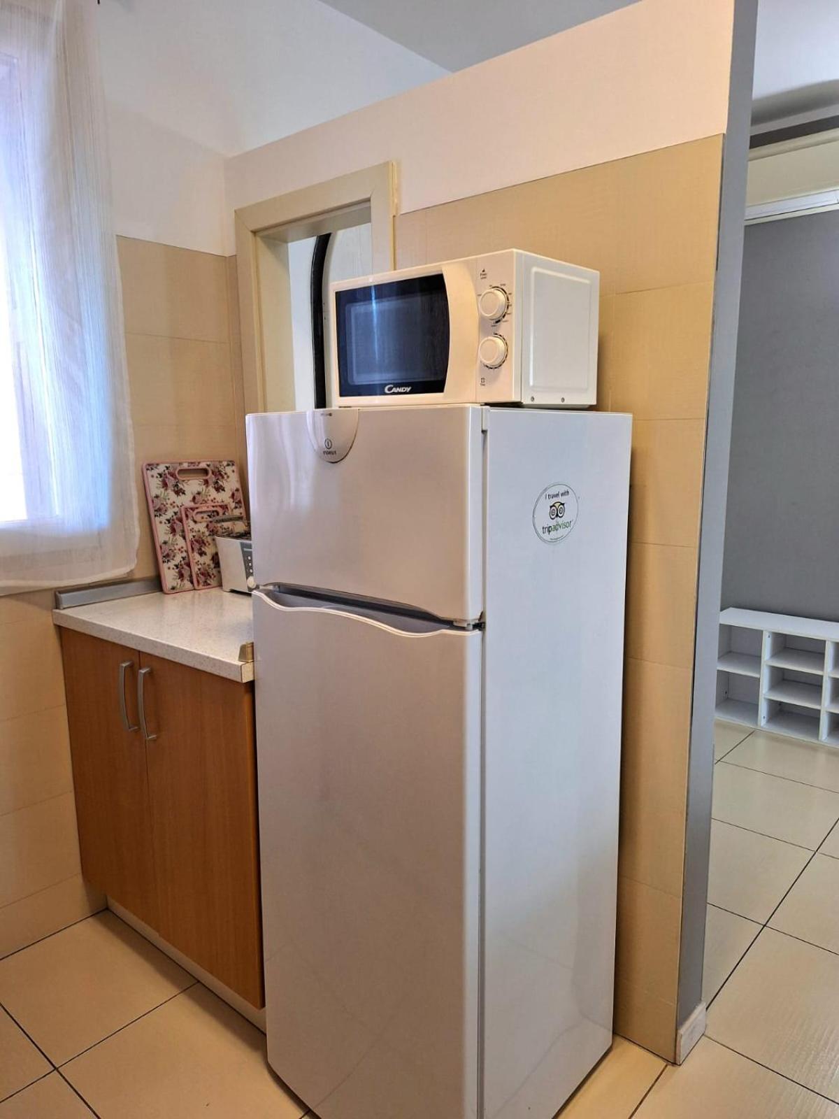 Super Location Front Apartment
