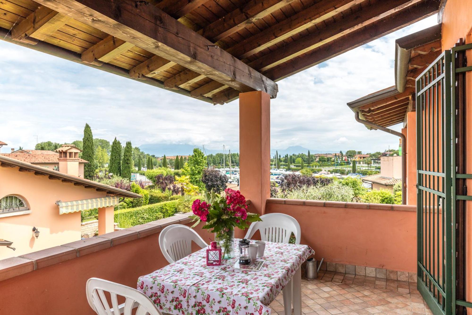 Aparthotel Bellasirmione 3*