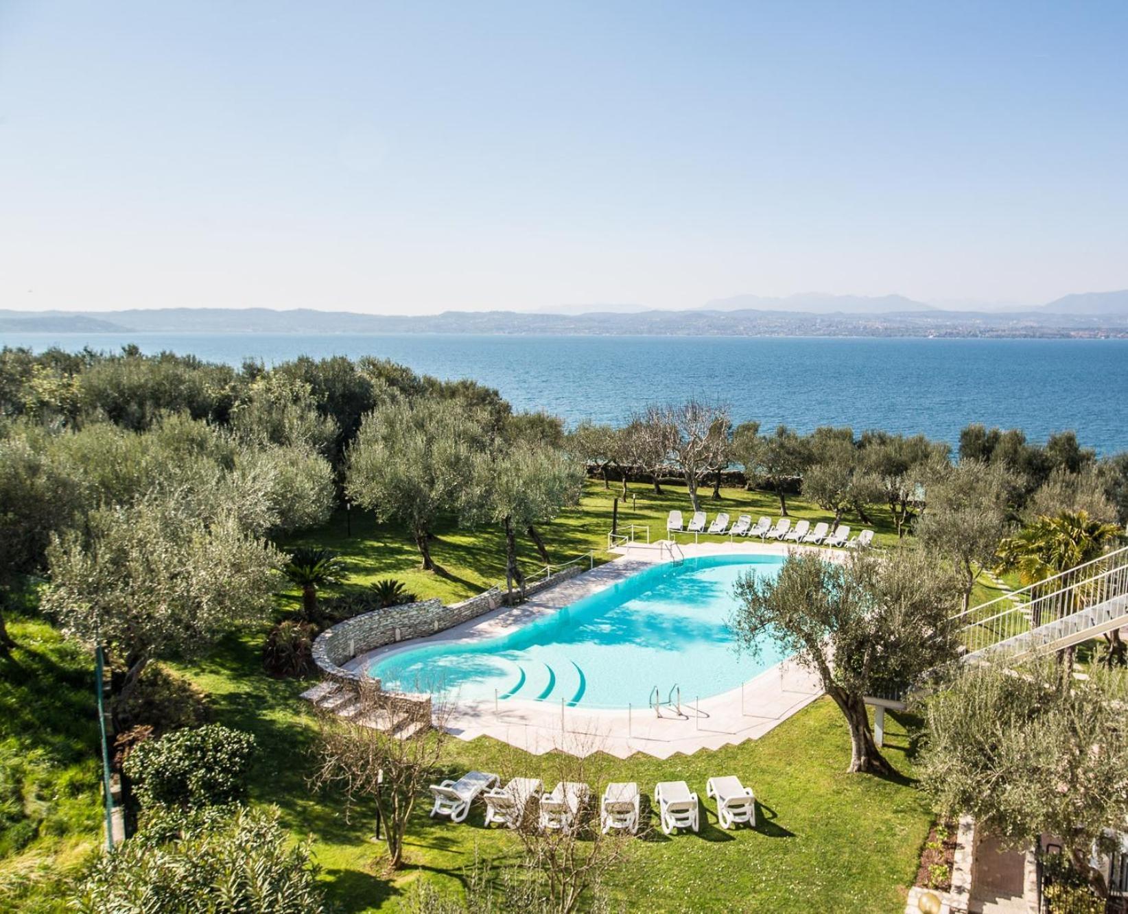 Ideal Hotel 4*