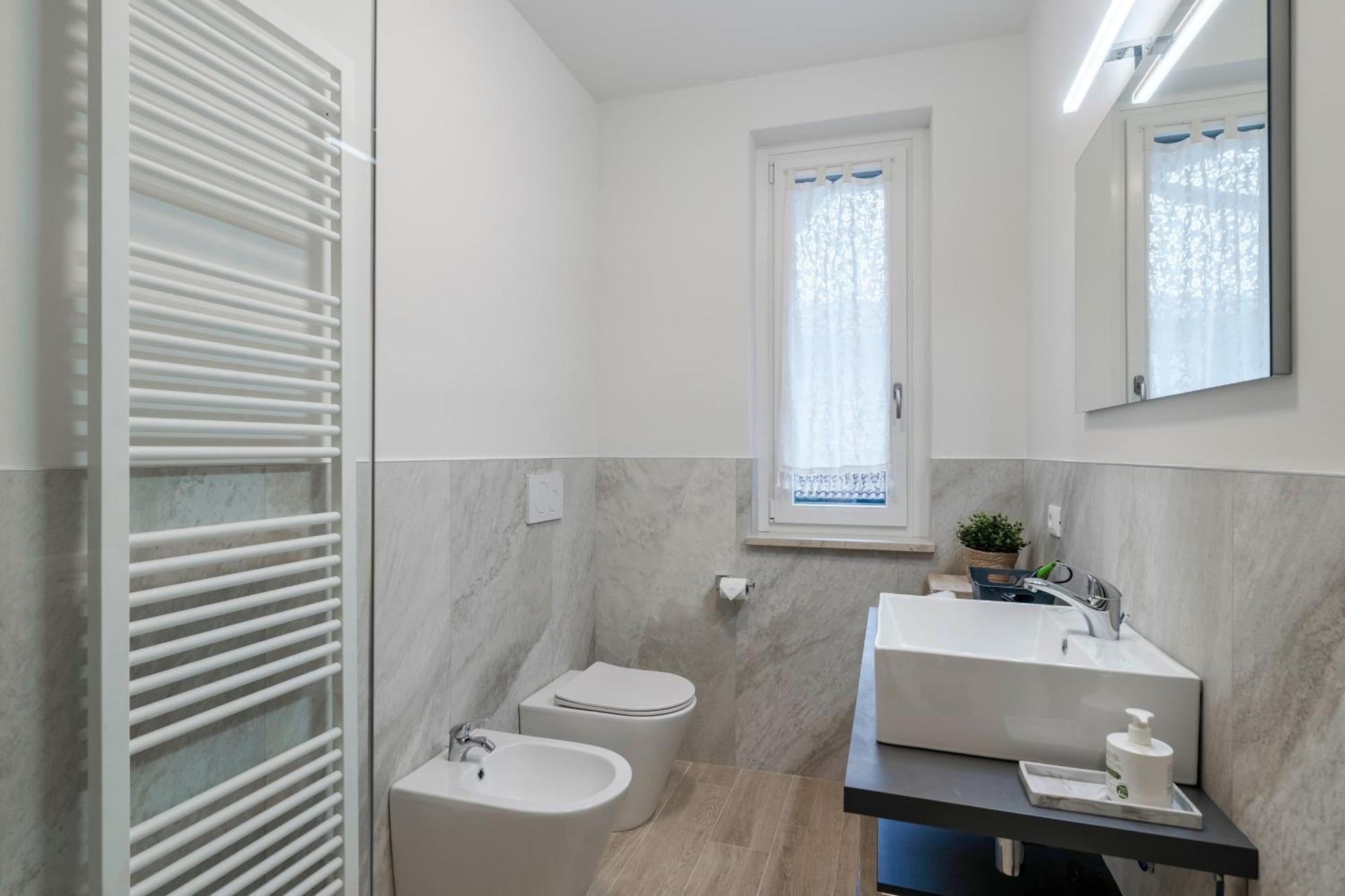 Casa Attilia - Con Terrazza Wifi E Aria Condizionata Apartman Sirmione