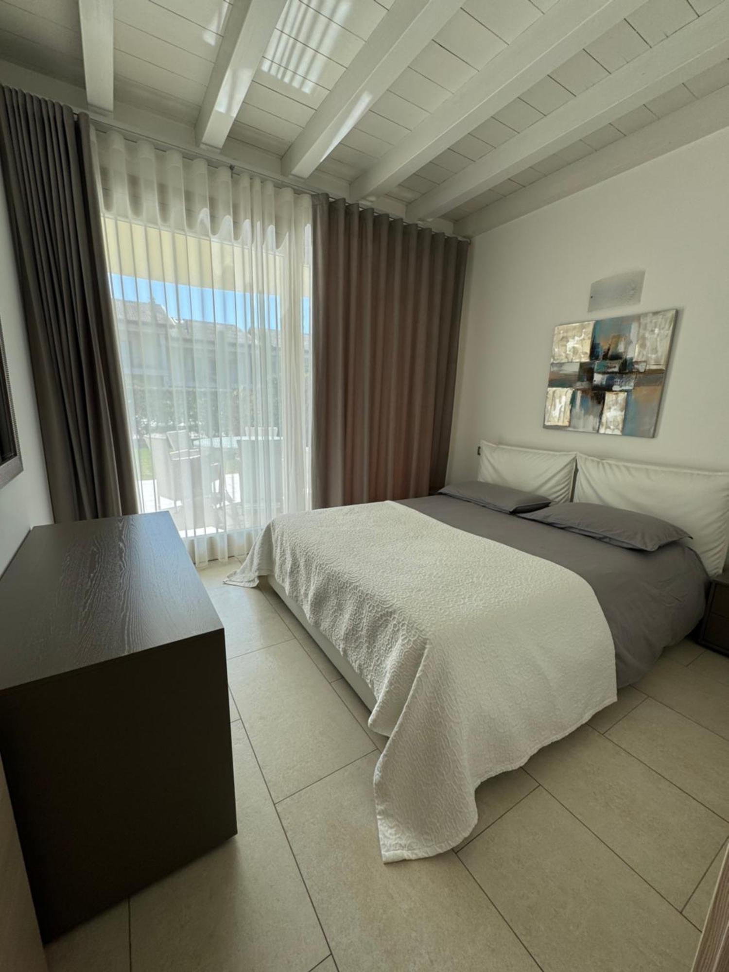 De Luxe Apartments Eden *