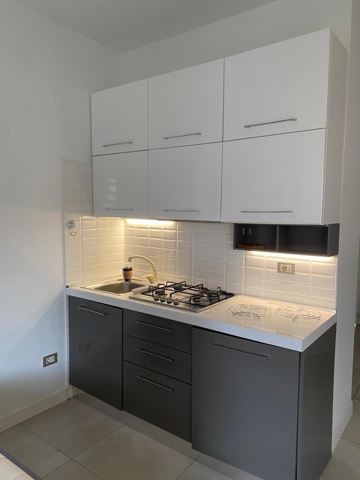 Apartment - With Lakefront Pool Sirmione