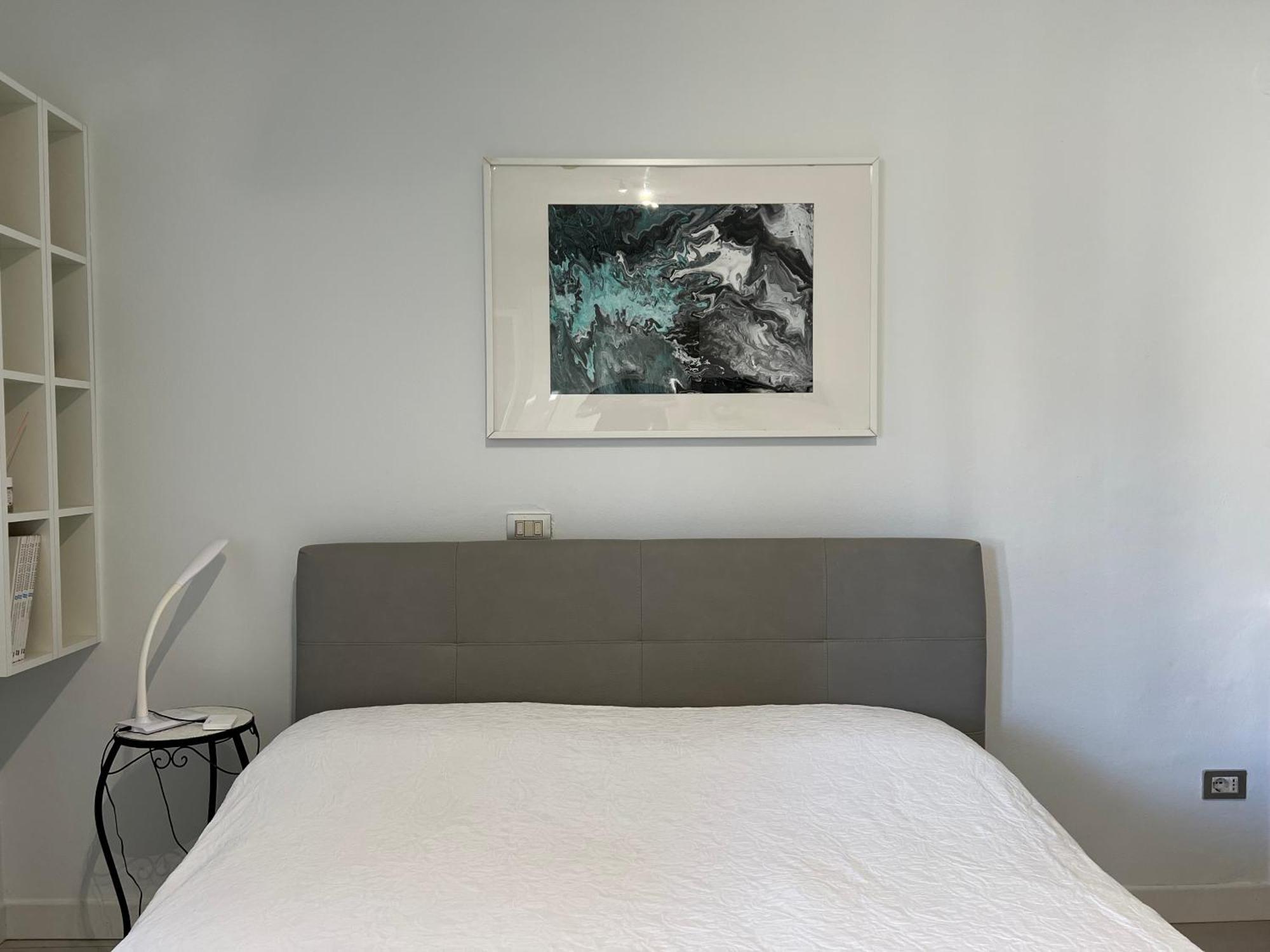 - With Lakefront Pool Apartment *