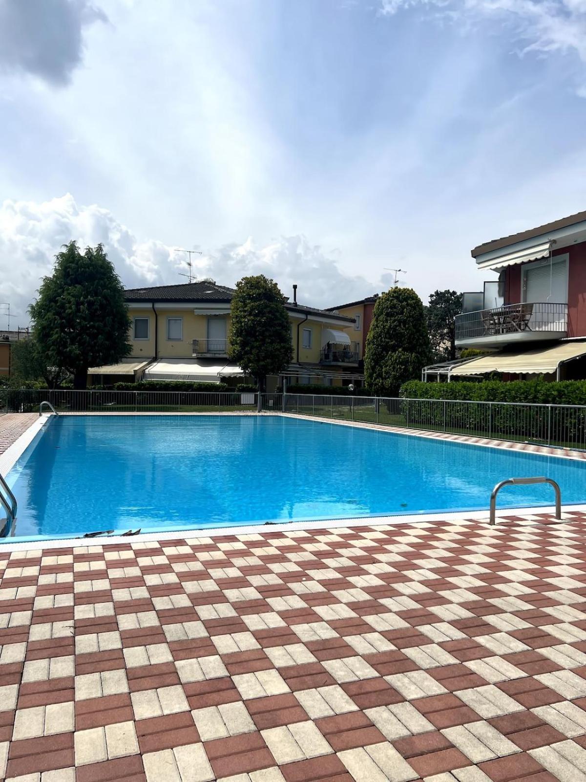 - With Lakefront Pool * Sirmione